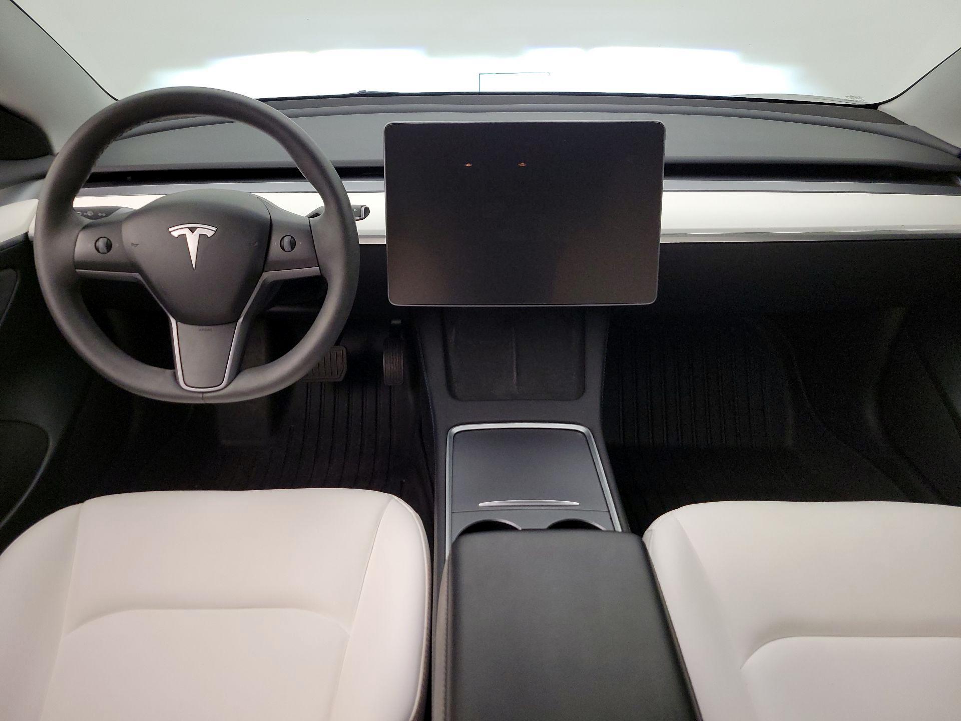Thumbnail: 2023 Tesla Model 3 - 9