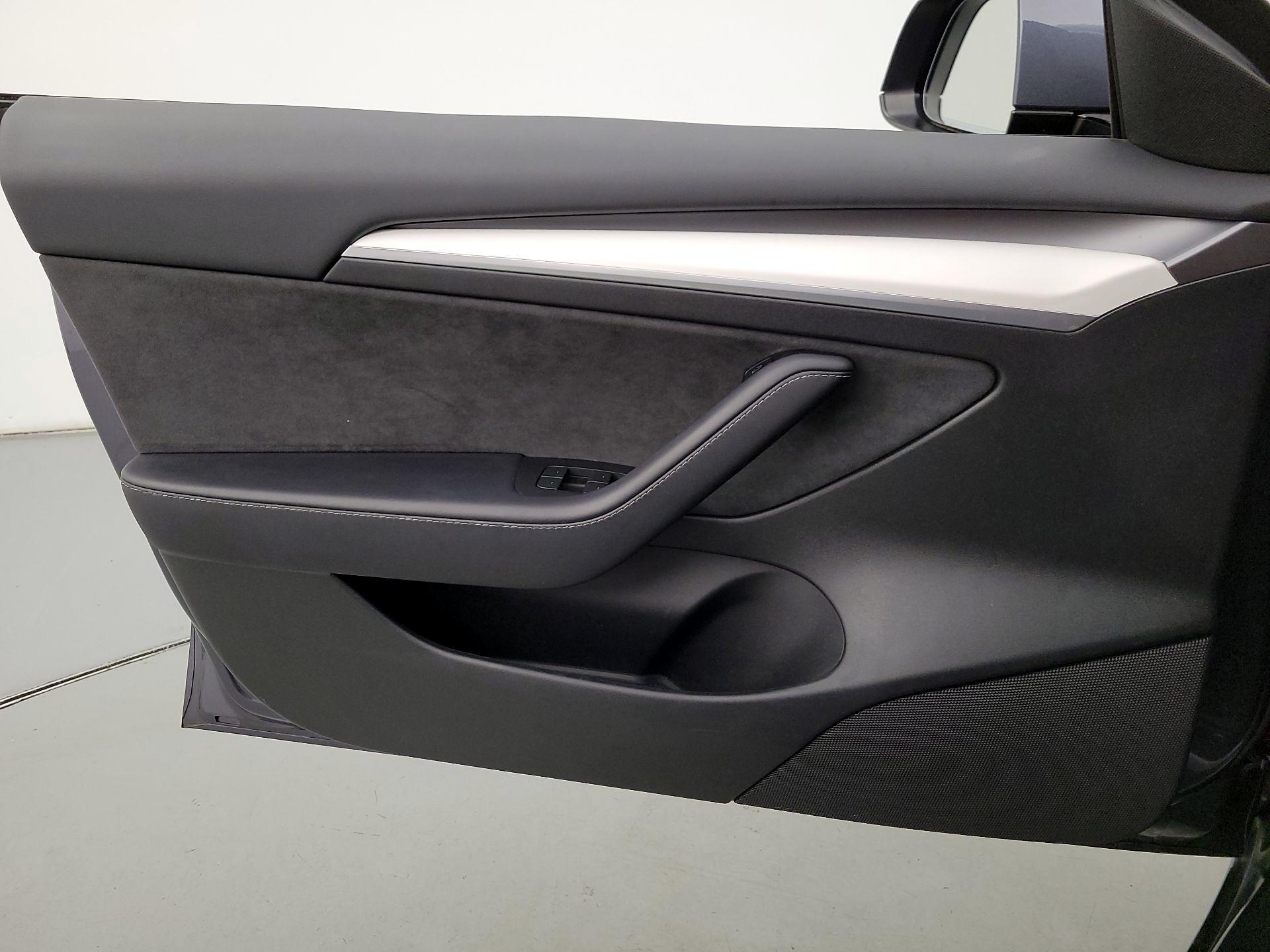 Thumbnail: 2023 Tesla Model 3 - 12