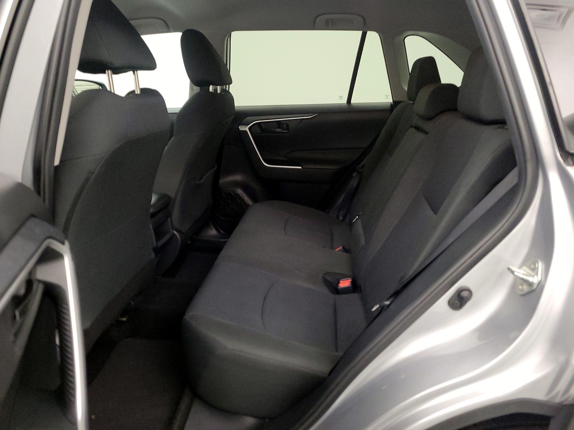 Thumbnail: 2020 Toyota RAV4 - 19