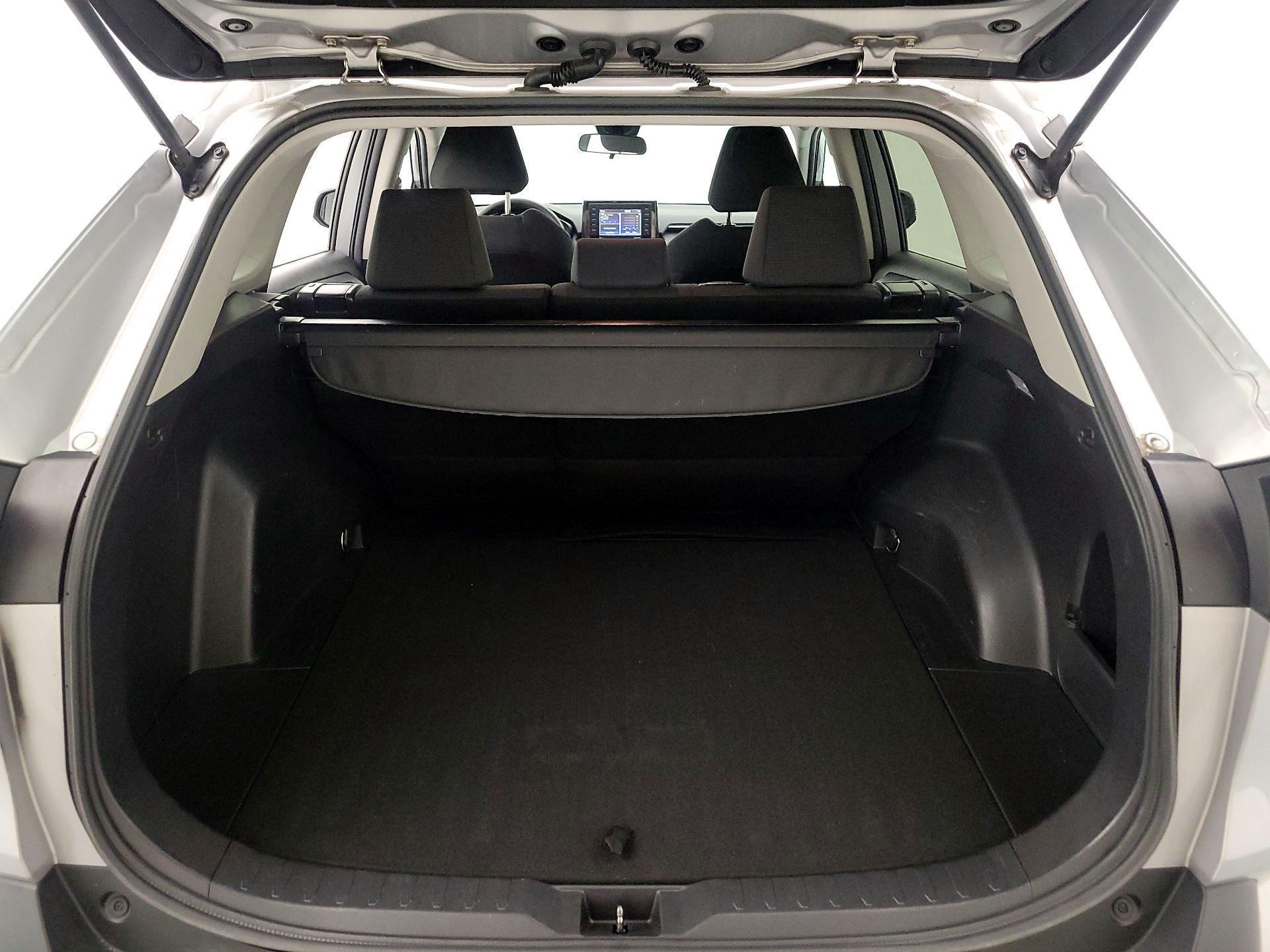Thumbnail: 2020 Toyota RAV4 - 20