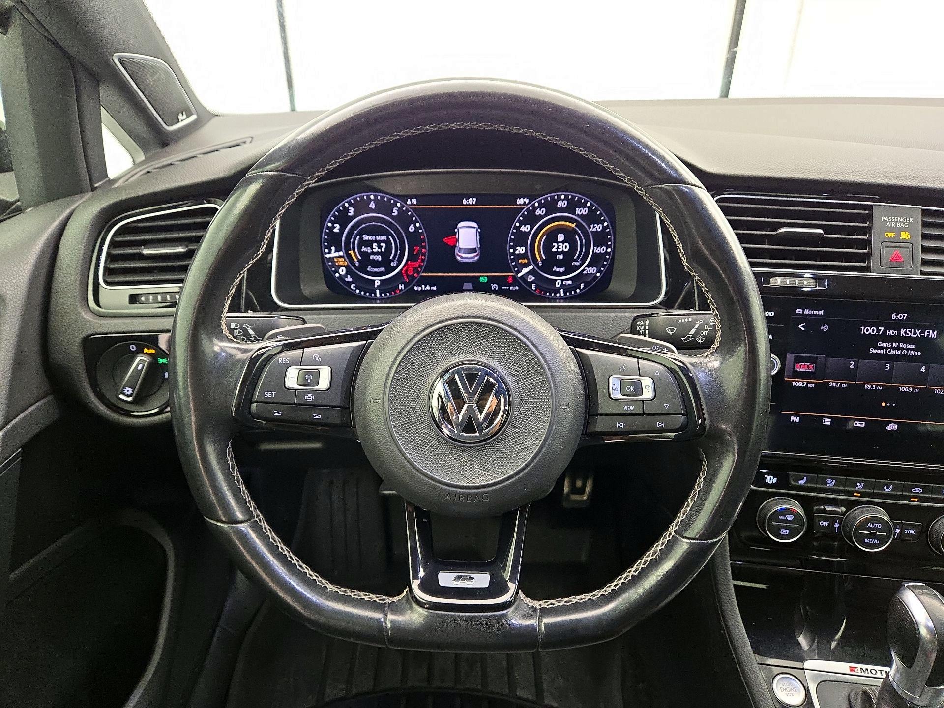 Thumbnail: 2019 Volkswagen Golf - 10