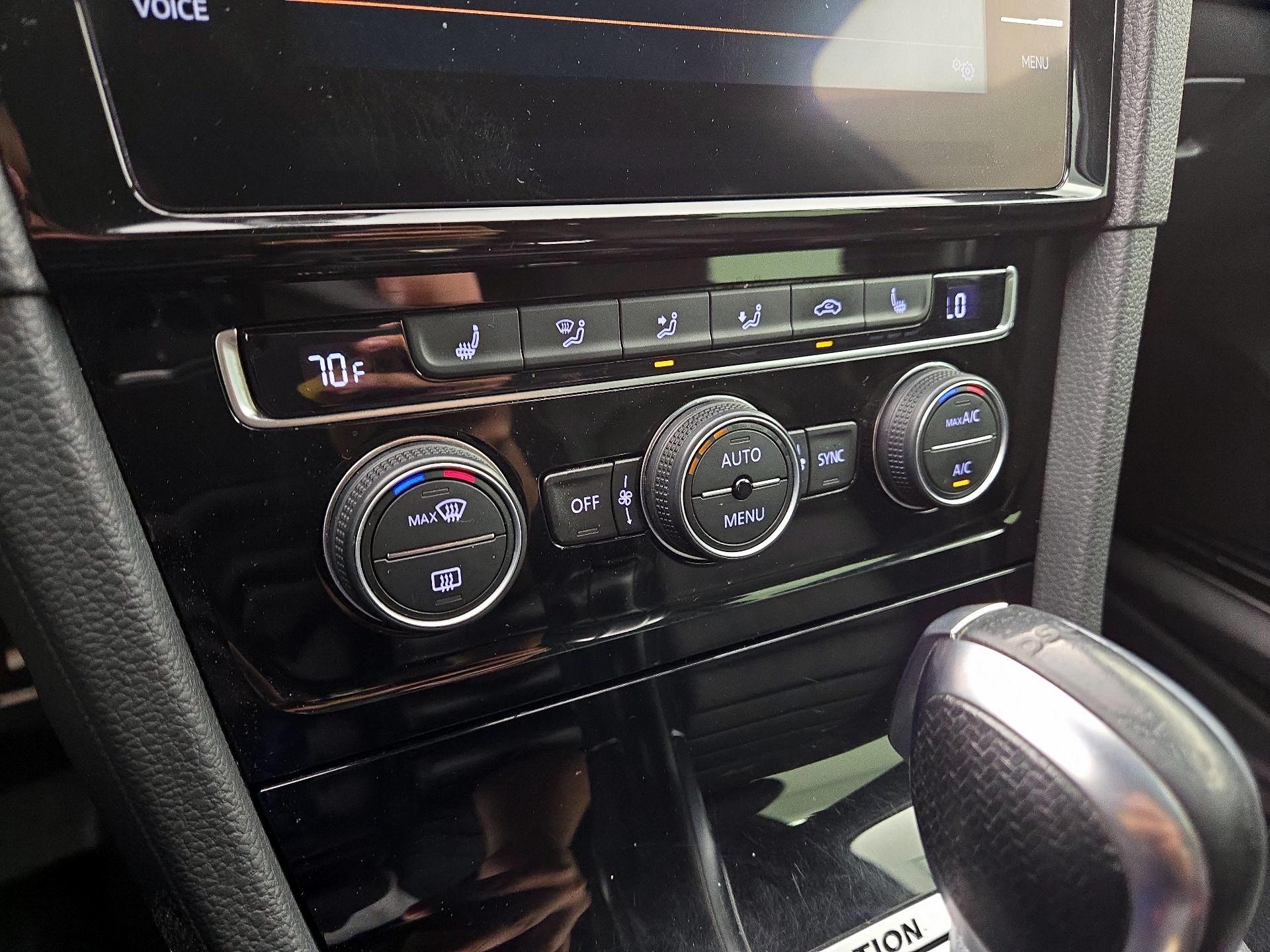 Thumbnail: 2019 Volkswagen Golf - 16