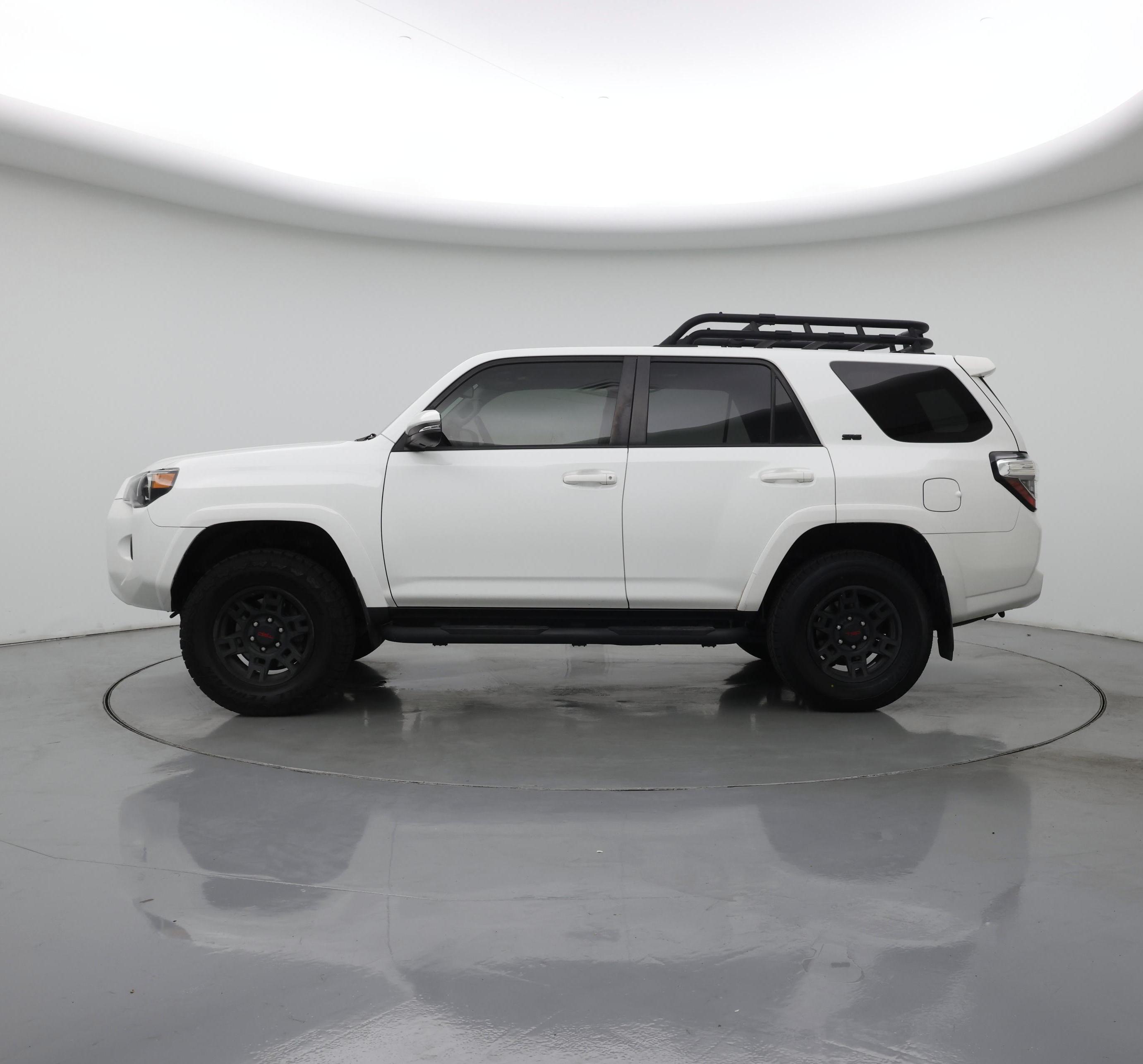 Thumbnail: 2020 Toyota 4Runner - 3