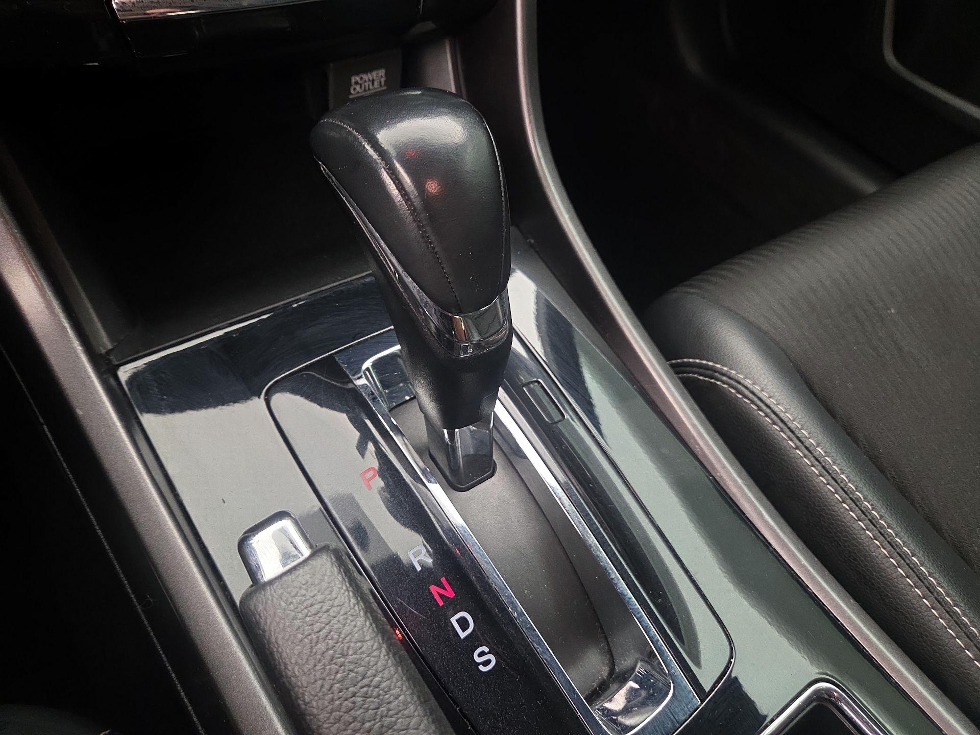 Thumbnail: 2016 Honda Accord - 17