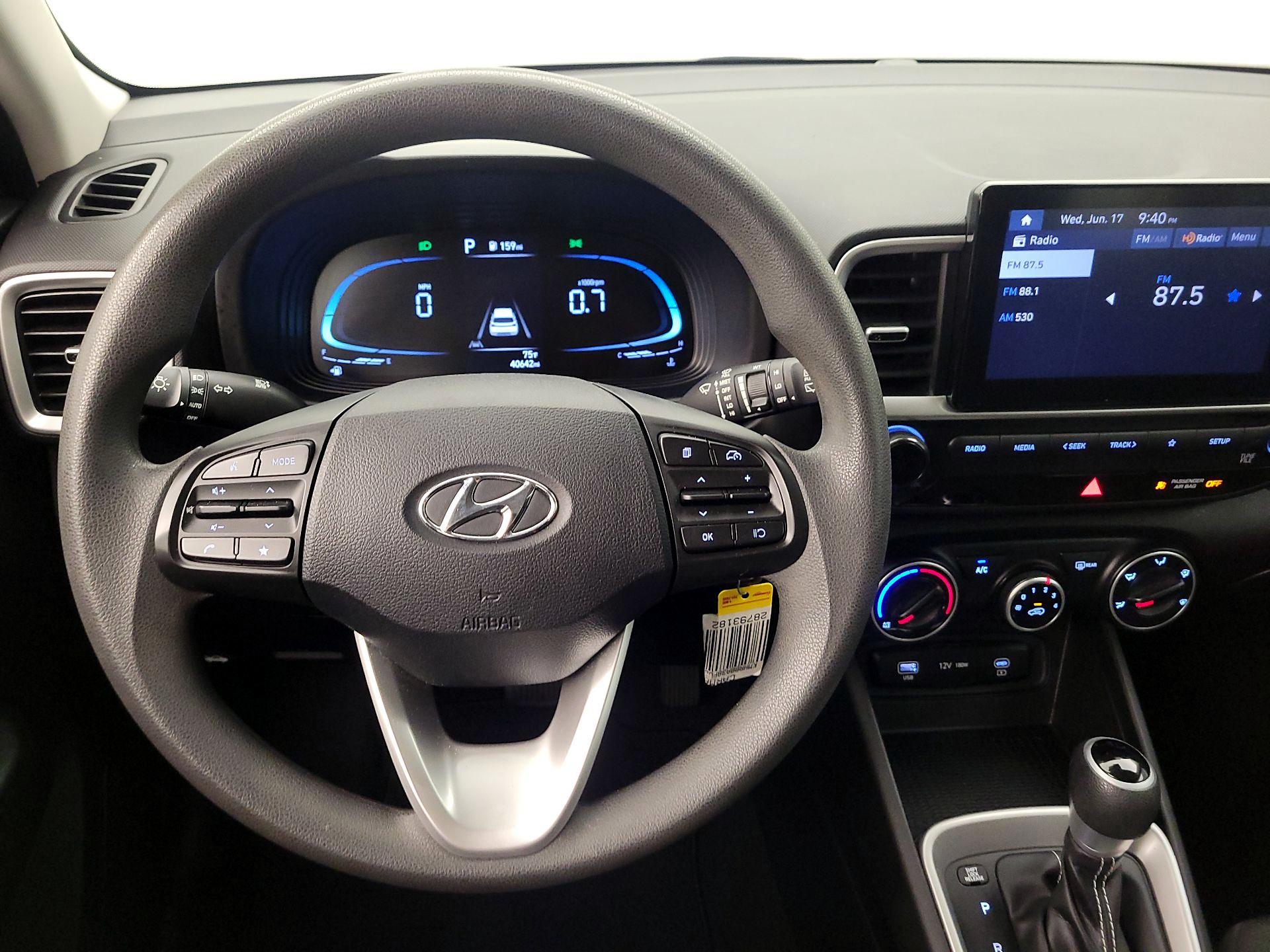 Thumbnail: 2023 Hyundai Venue - 10
