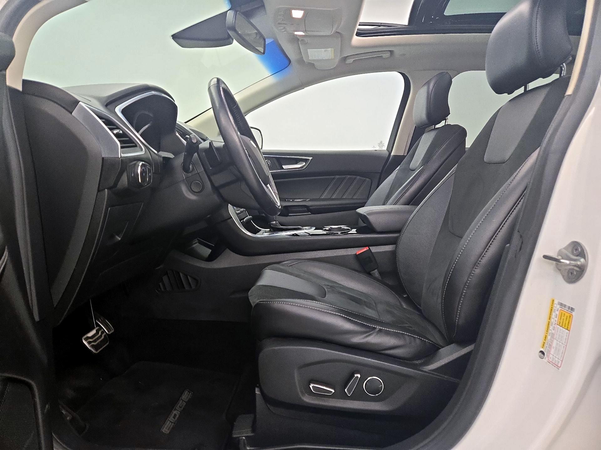 Thumbnail: 2016 Ford Edge - 11