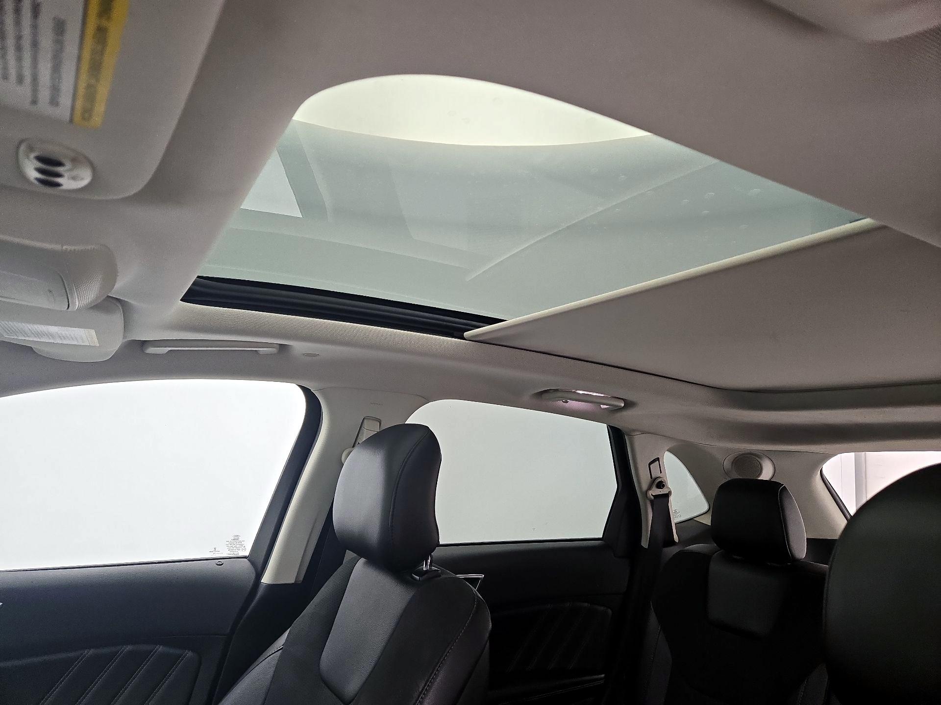 Thumbnail: 2016 Ford Edge - 20