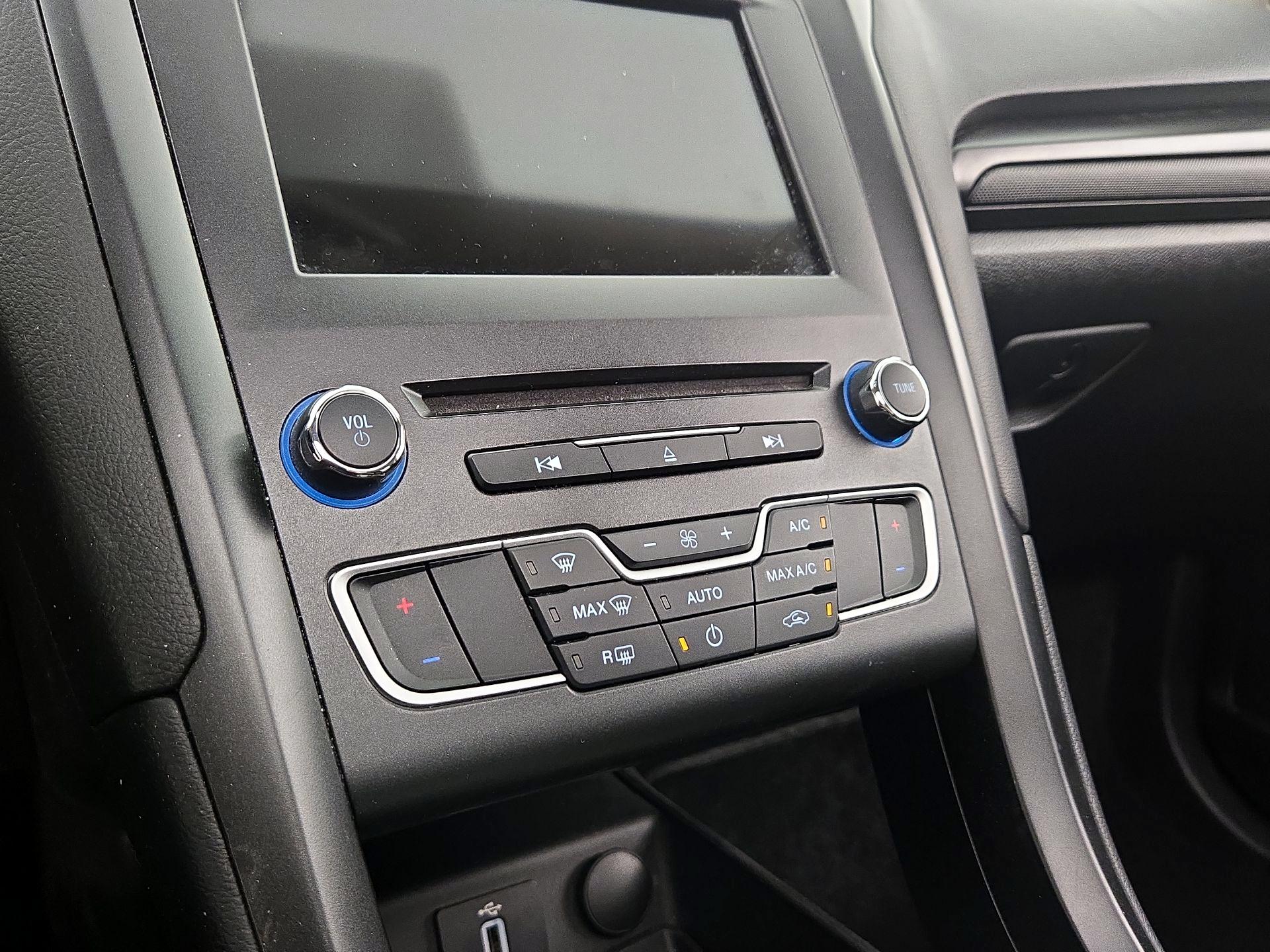 Thumbnail: 2018 Ford Fusion - 16