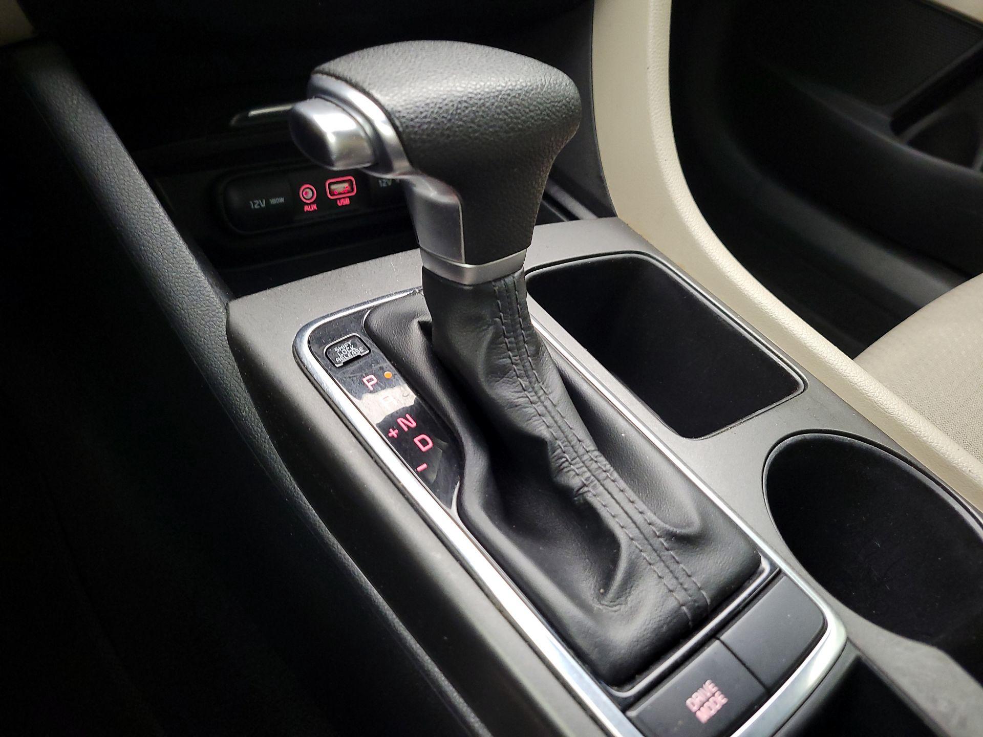 Thumbnail: 2016 Kia Optima - 17
