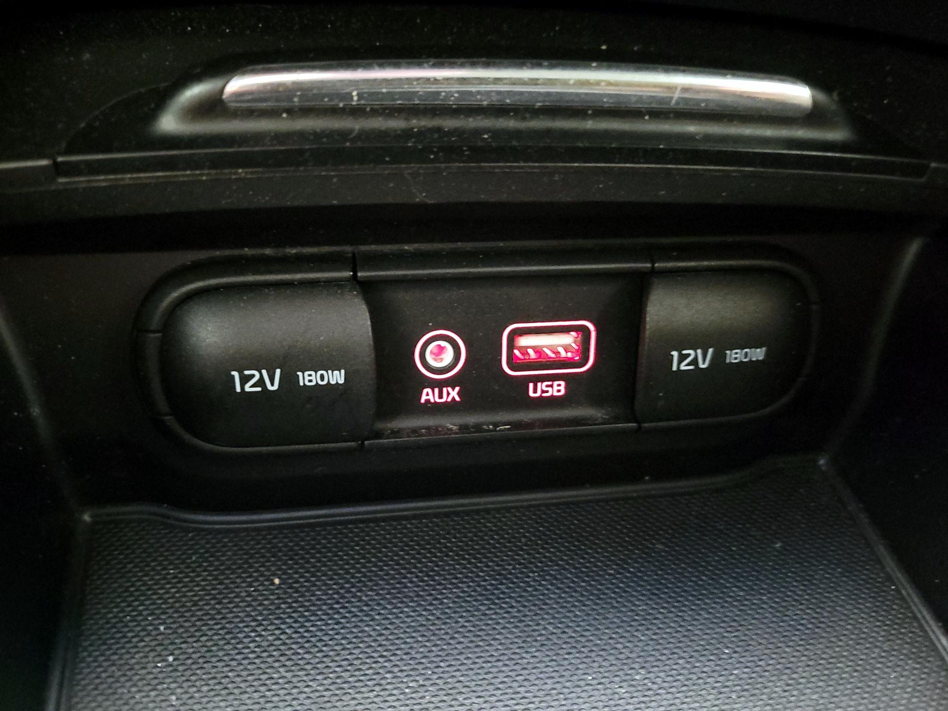 Thumbnail: 2016 Kia Optima - 18