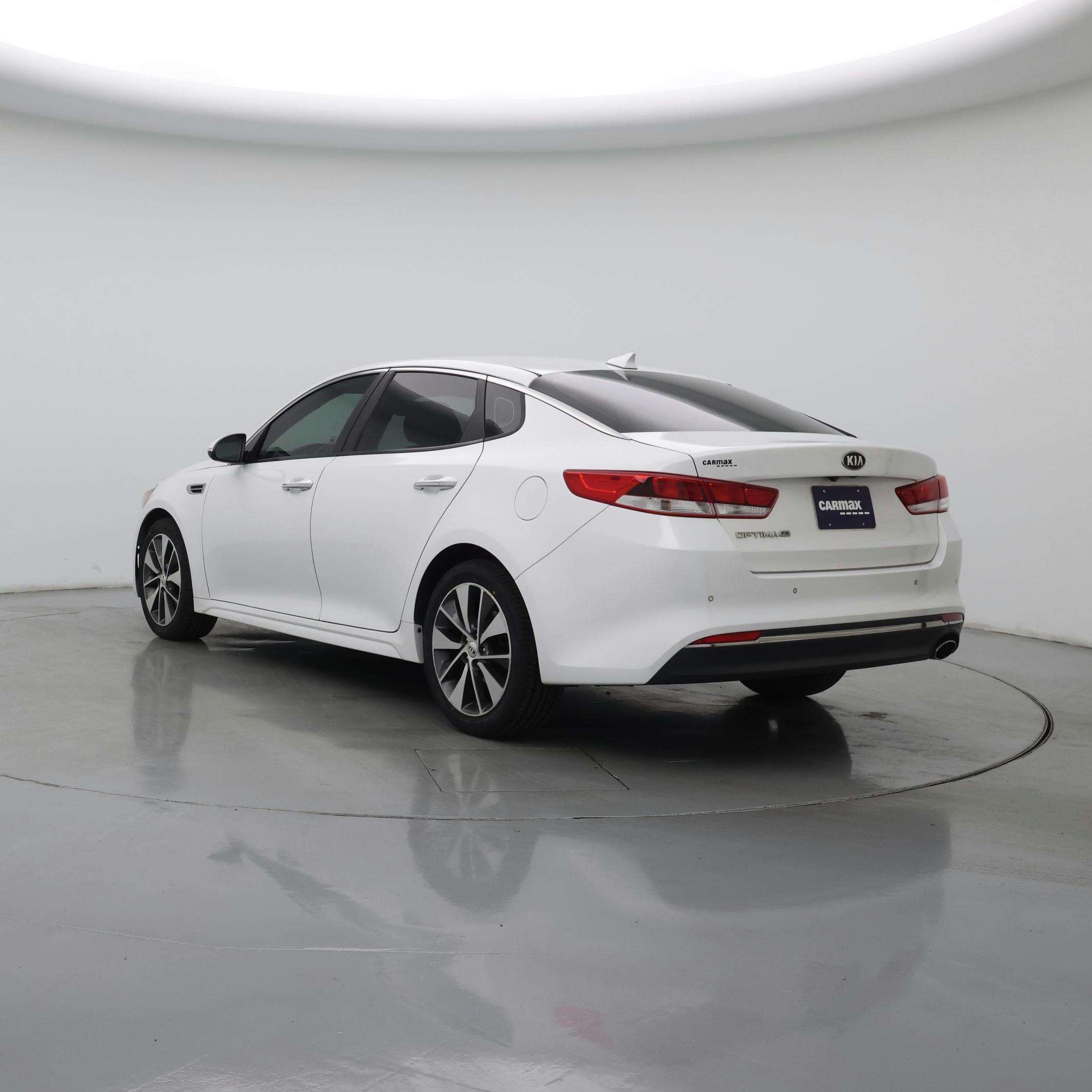Thumbnail: 2016 Kia Optima - 2