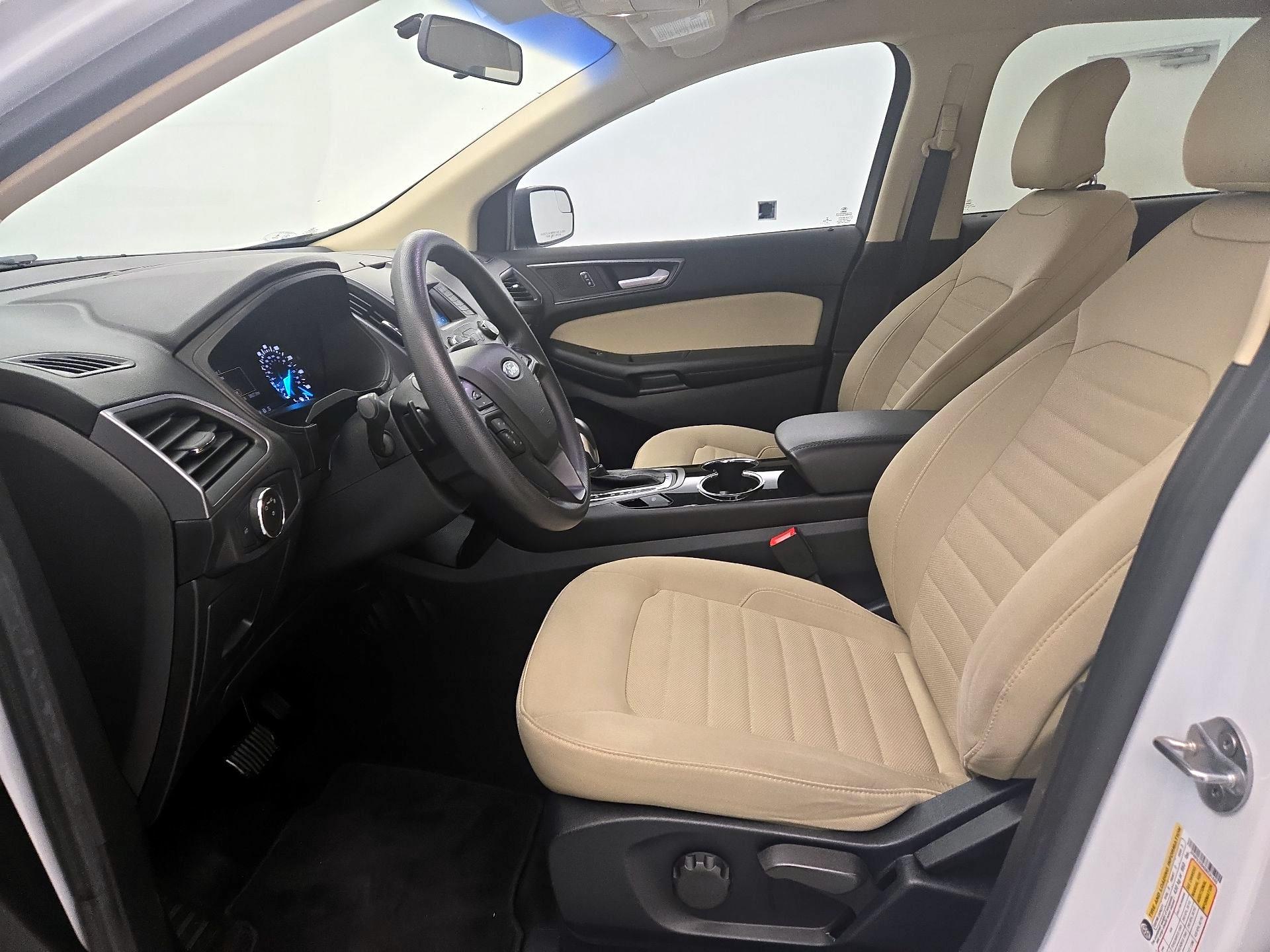 Thumbnail: 2016 Ford Edge - 11