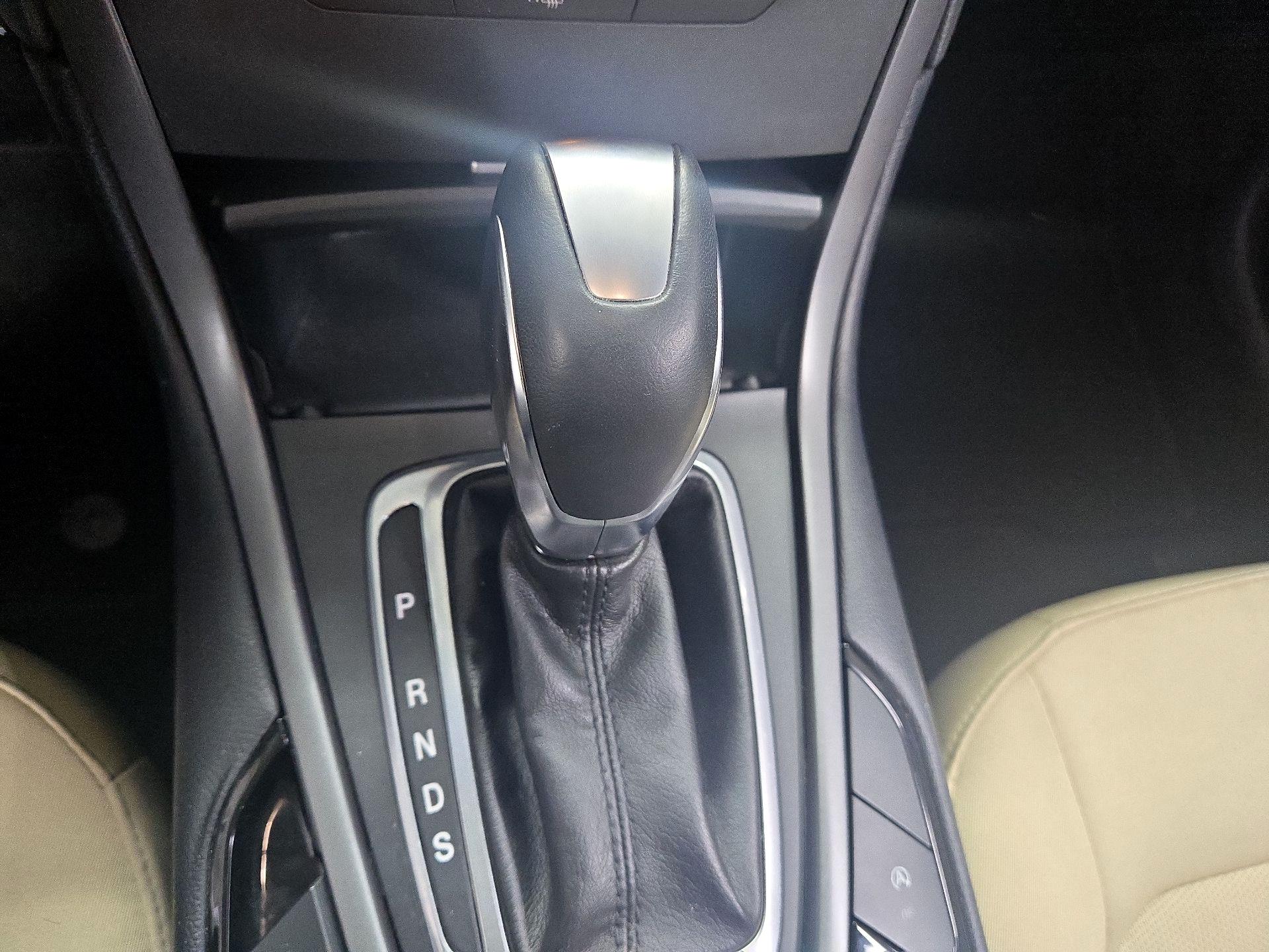 Thumbnail: 2016 Ford Edge - 17