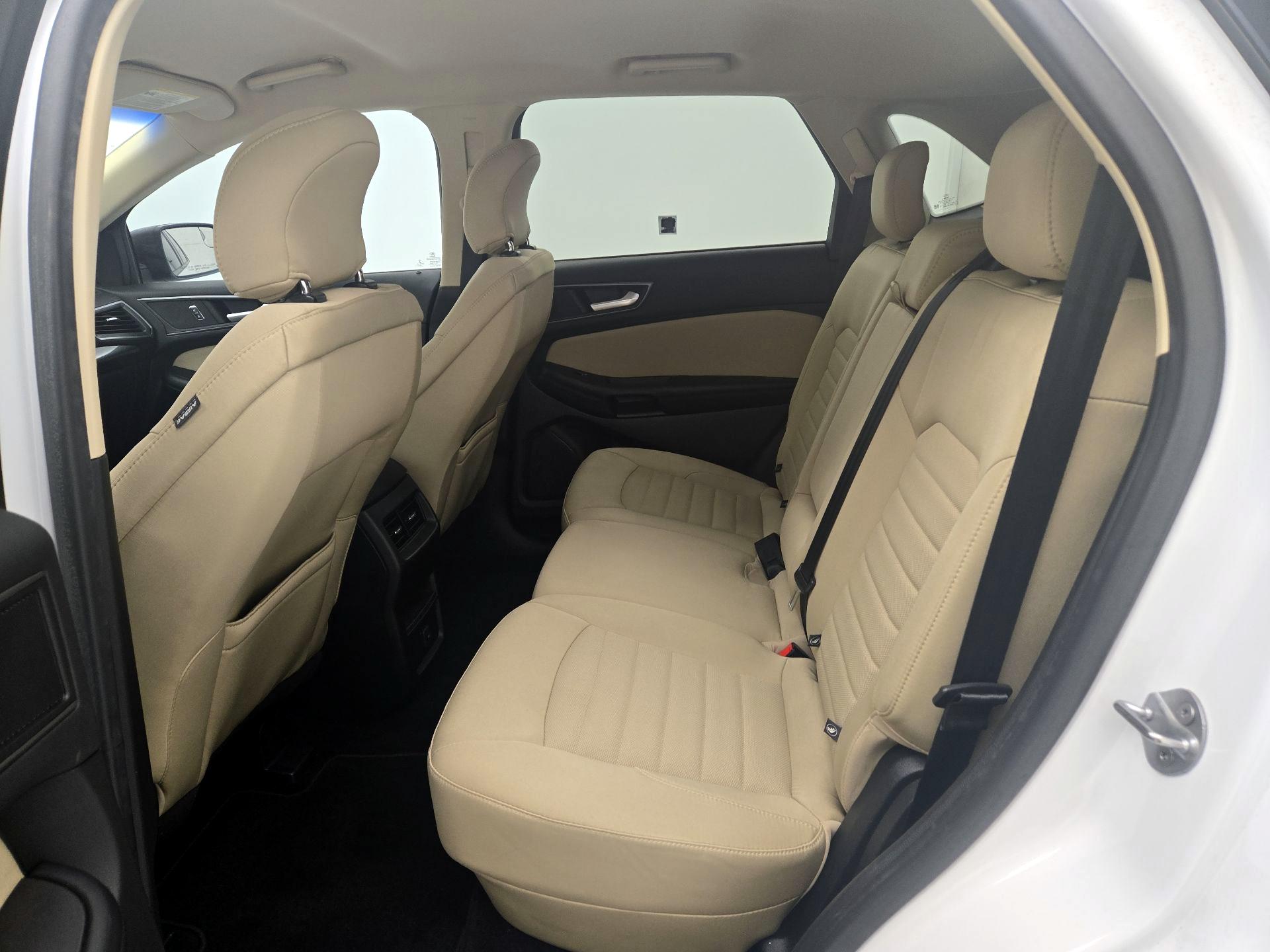 Thumbnail: 2016 Ford Edge - 19