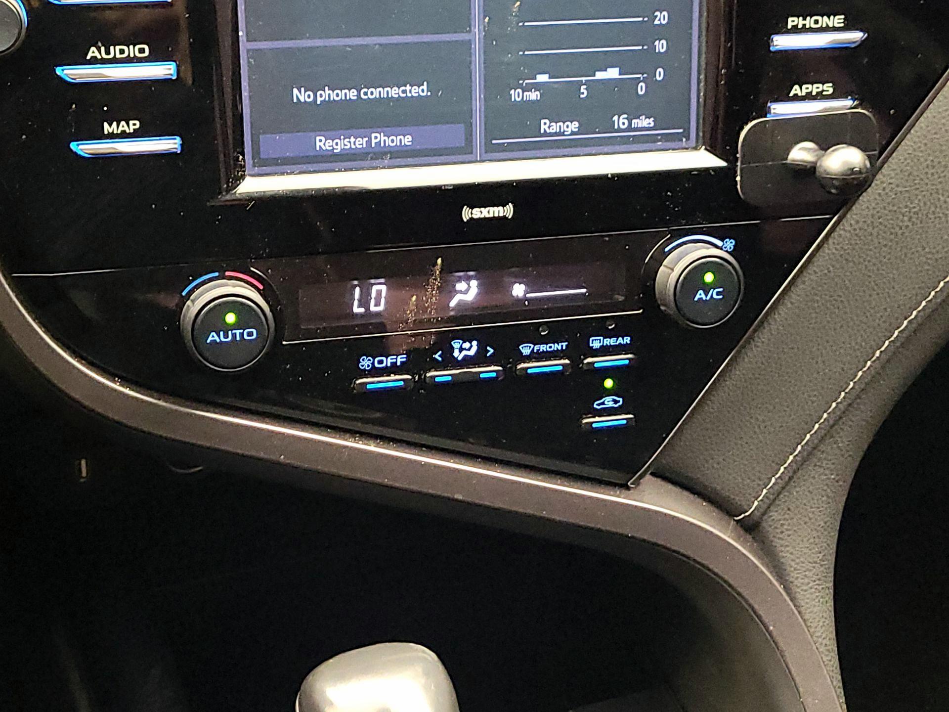 Thumbnail: 2020 Toyota Camry - 16
