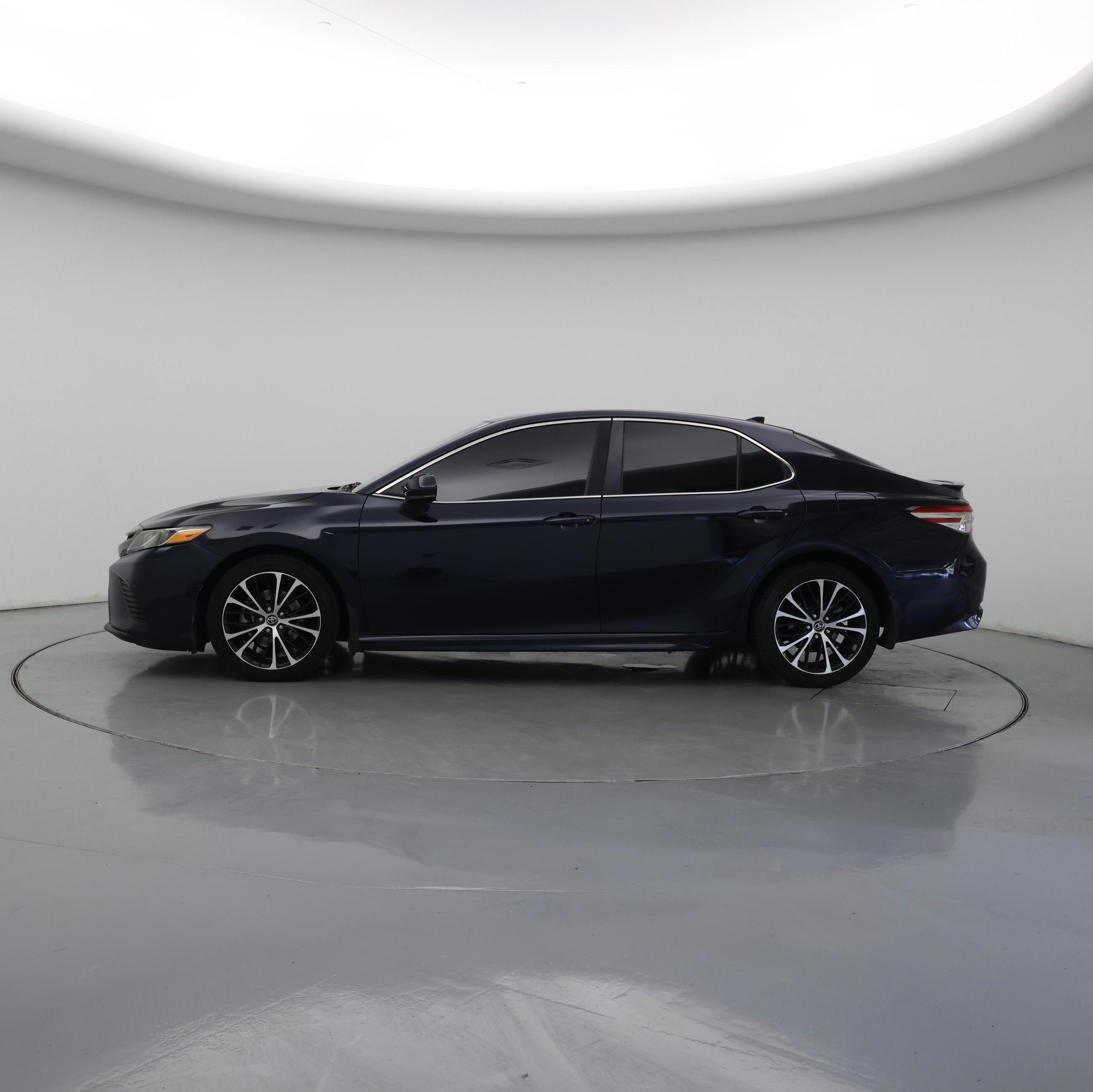 Thumbnail: 2020 Toyota Camry - 3