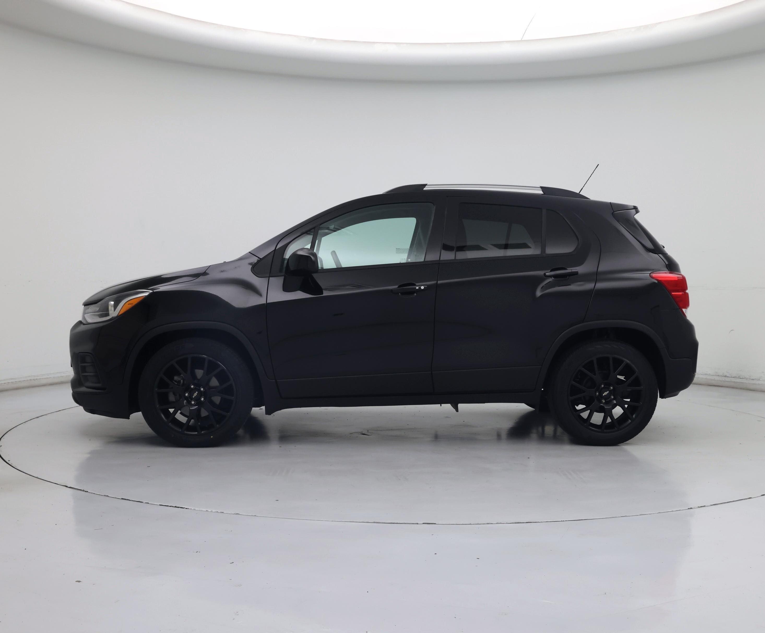 Thumbnail: 2021 Chevrolet Trax - 3