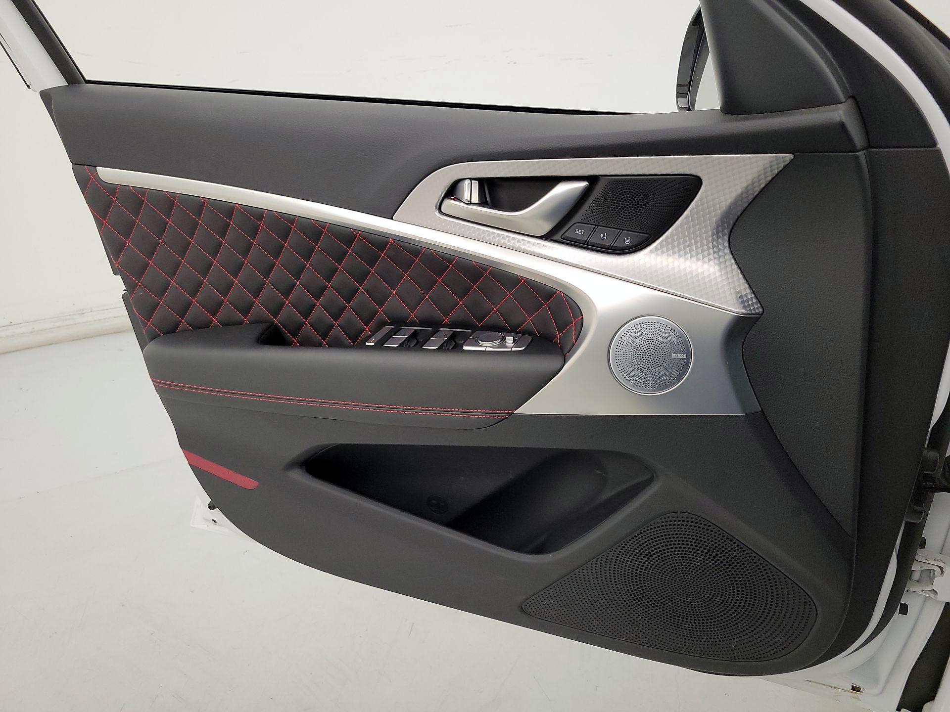 Thumbnail: 2022 Genesis G70 - 12