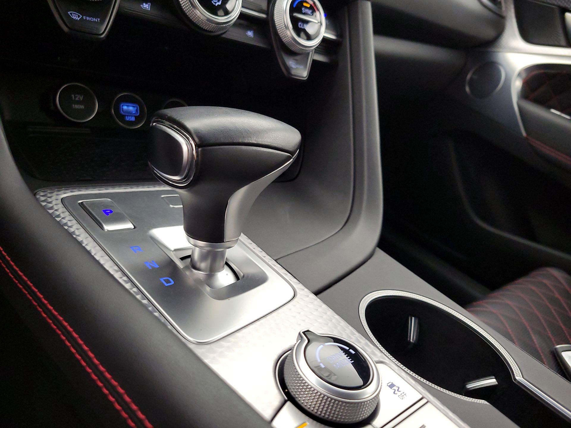 Thumbnail: 2022 Genesis G70 - 17
