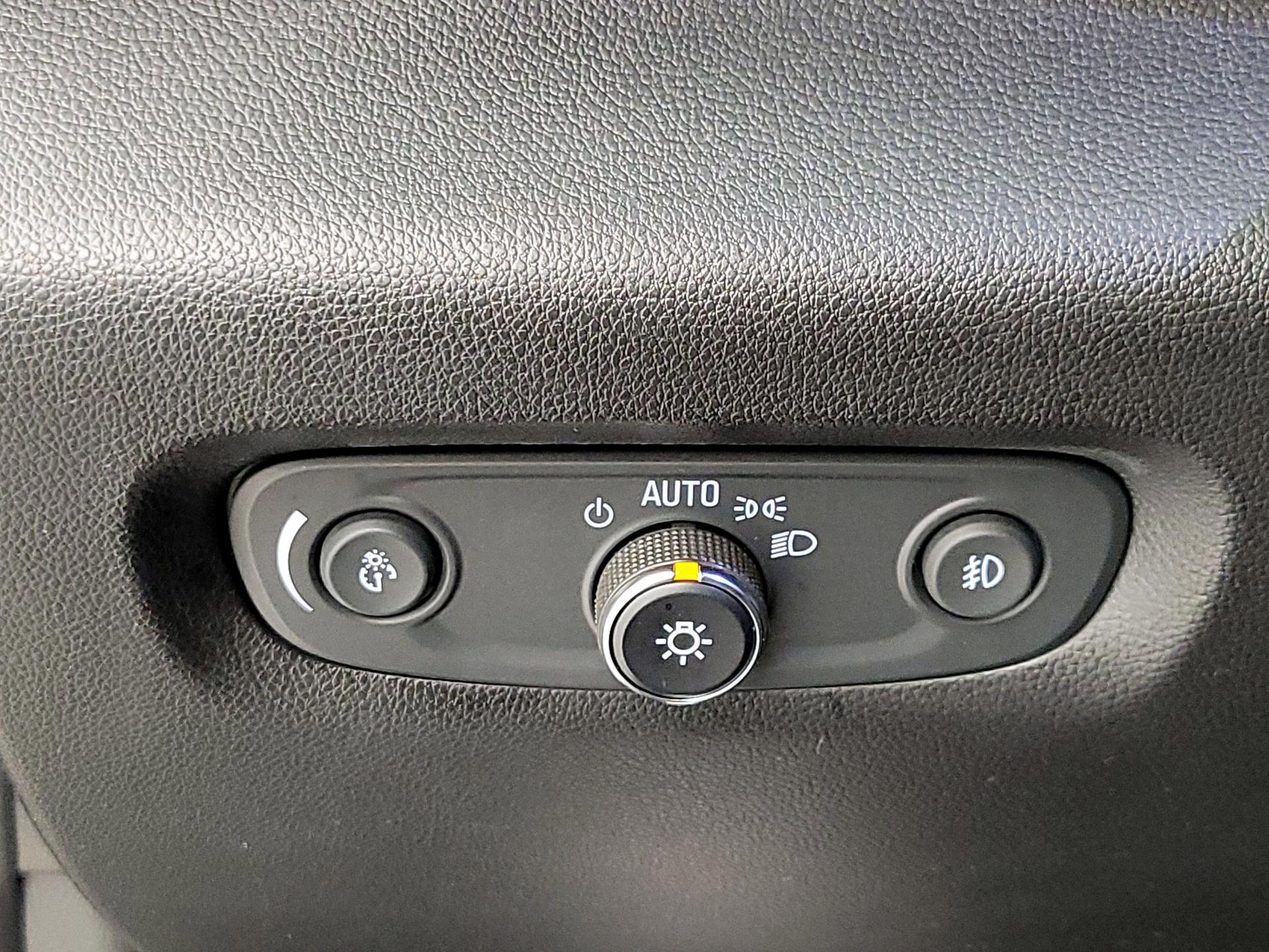 Thumbnail: 2019 Chevrolet Traverse - 13