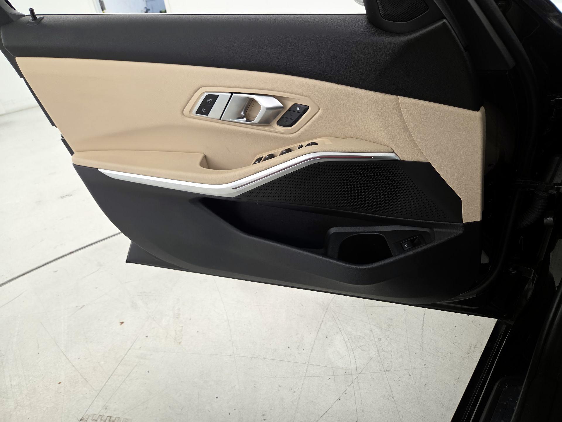 Thumbnail: 2022 BMW 3 Series - 12