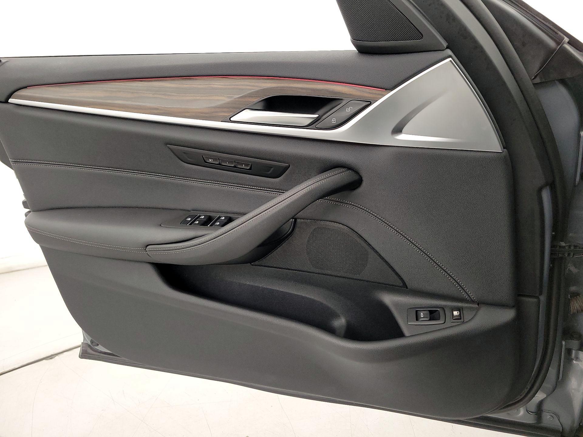 Thumbnail: 2023 BMW 5 Series - 12