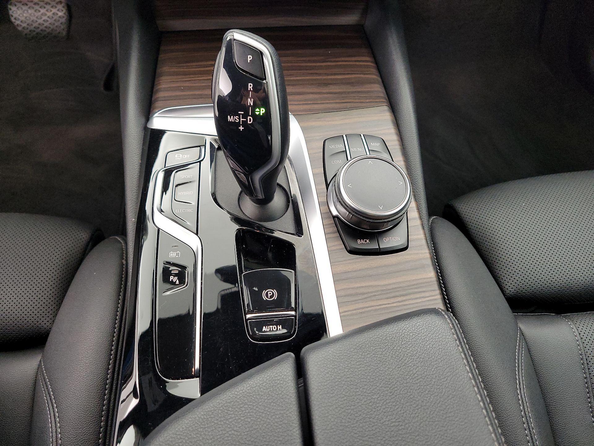 Thumbnail: 2023 BMW 5 Series - 18