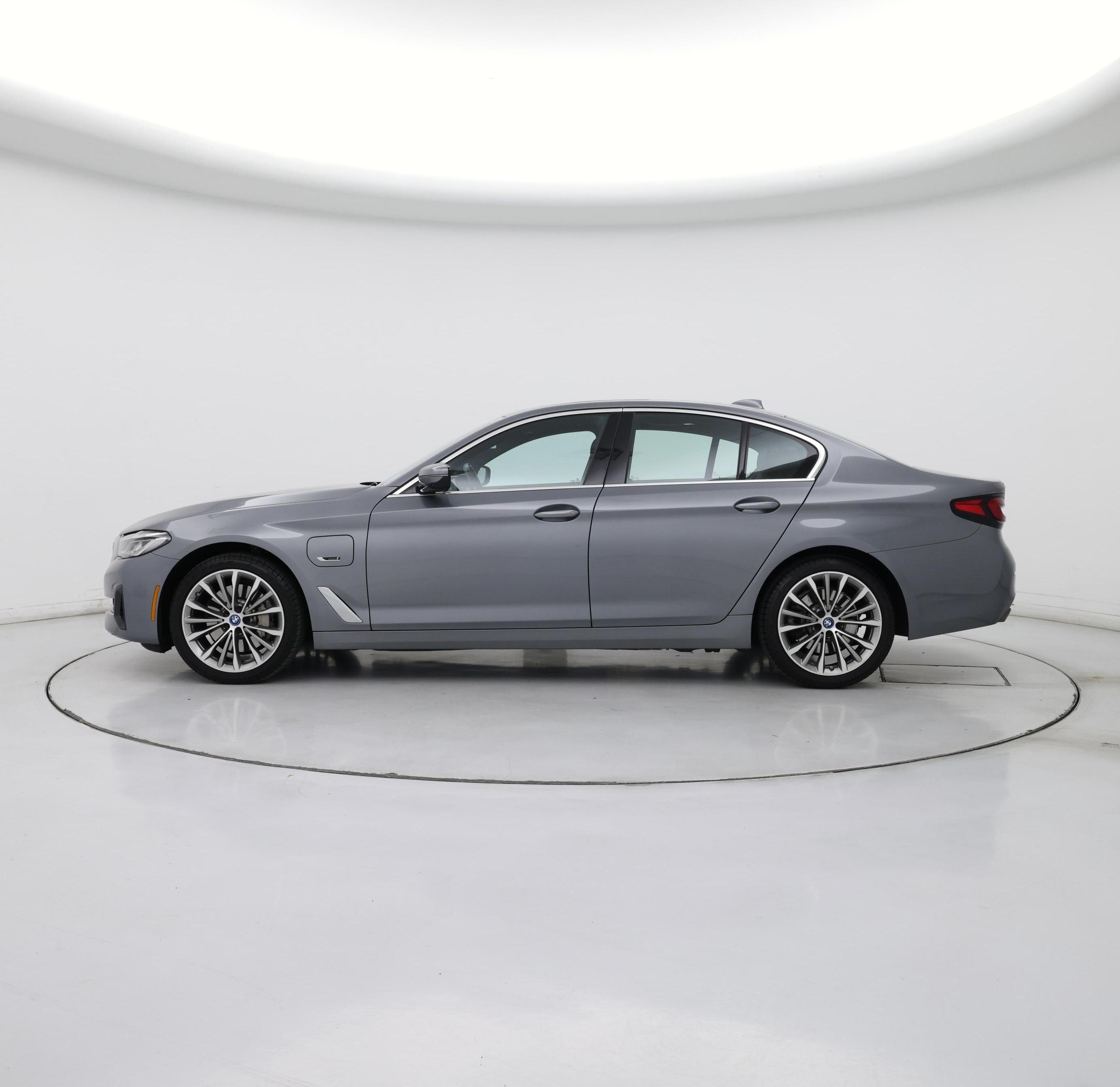 Thumbnail: 2023 BMW 5 Series - 3