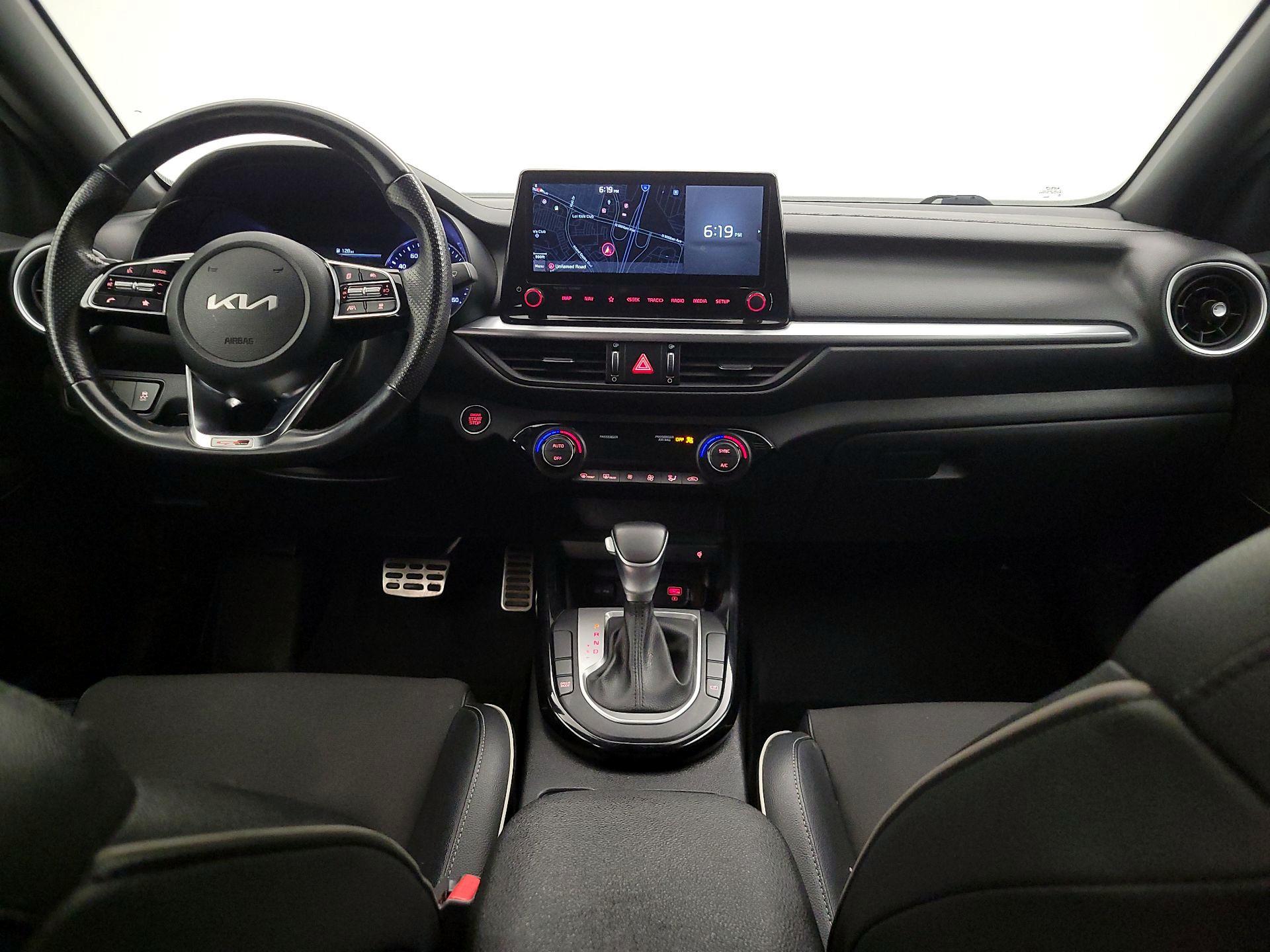 Thumbnail: 2022 Kia Forte - 9