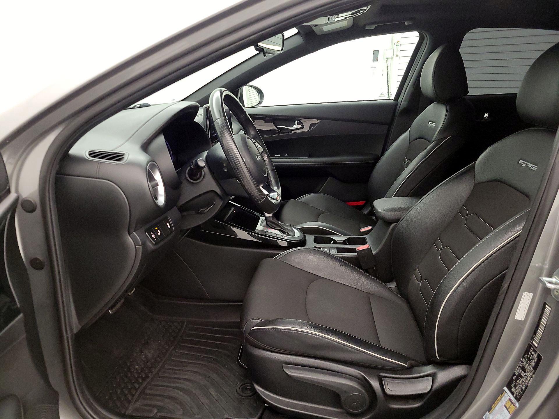 Thumbnail: 2022 Kia Forte - 11