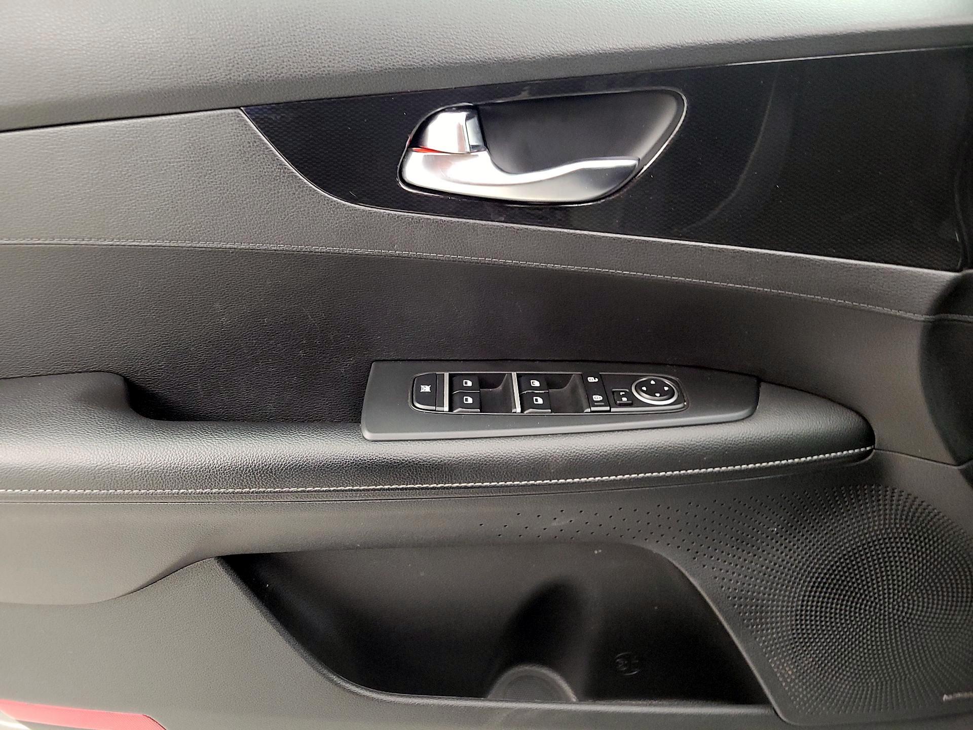 Thumbnail: 2022 Kia Forte - 12