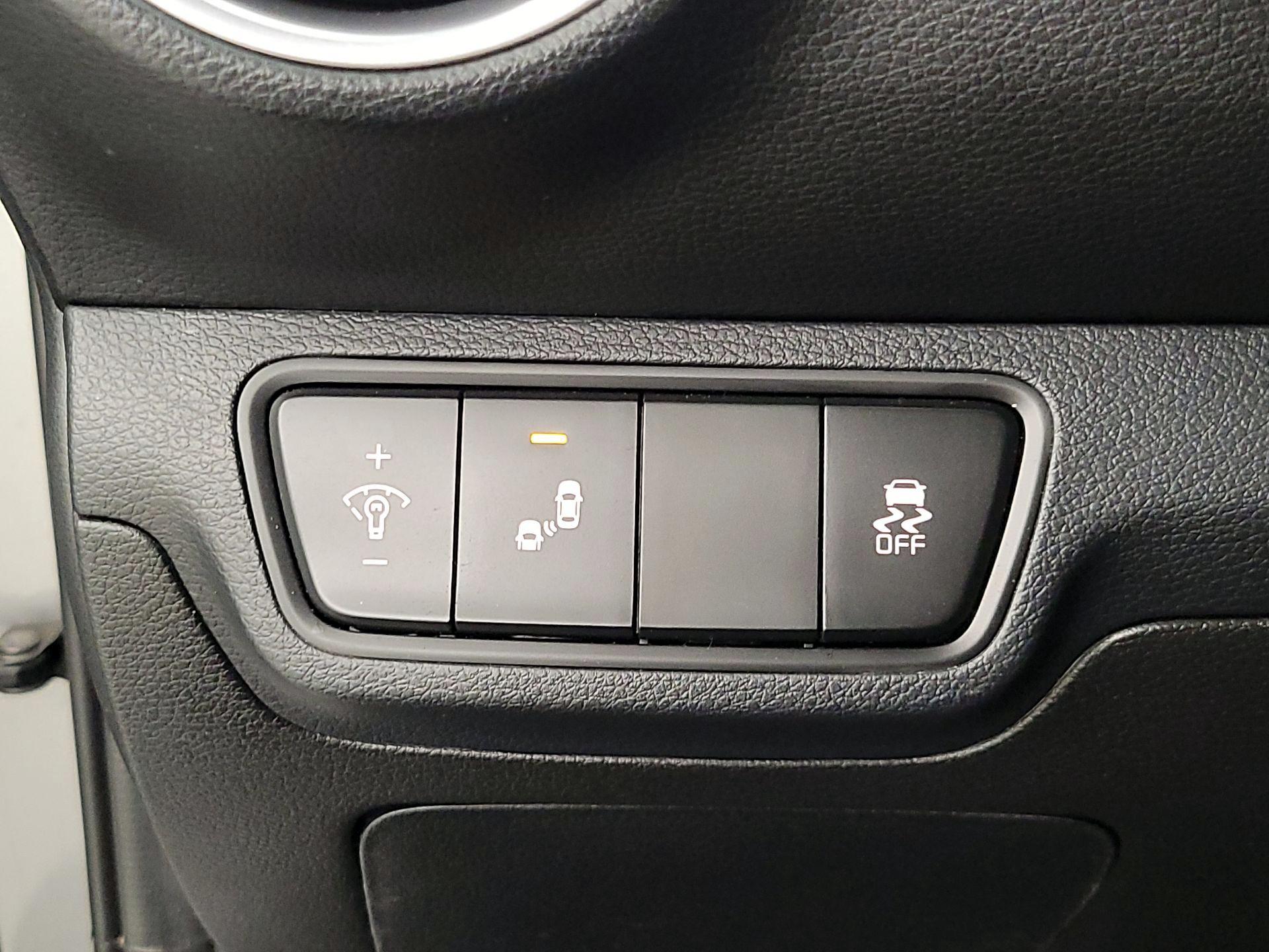 Thumbnail: 2022 Kia Forte - 13