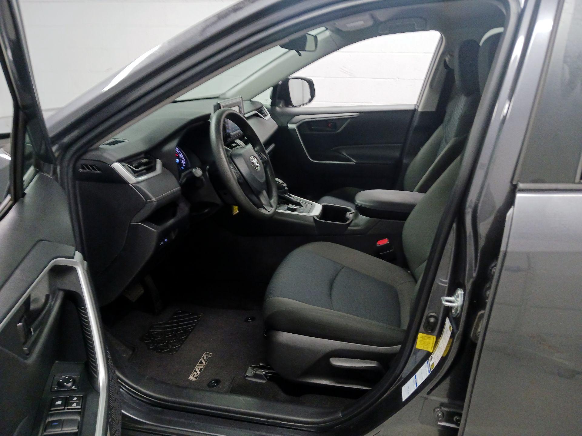 Thumbnail: 2022 Toyota RAV4 - 11