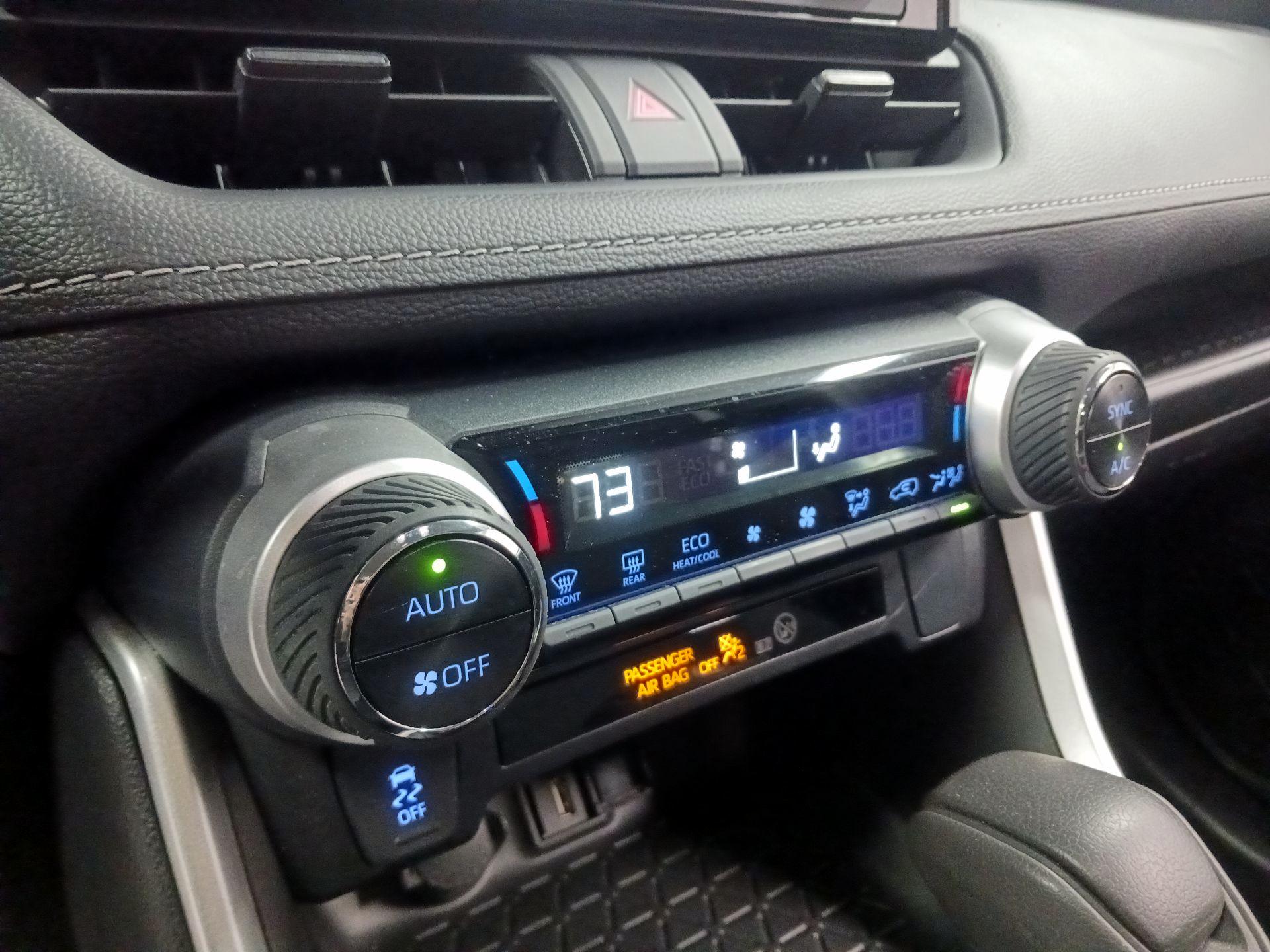 Thumbnail: 2022 Toyota RAV4 - 16