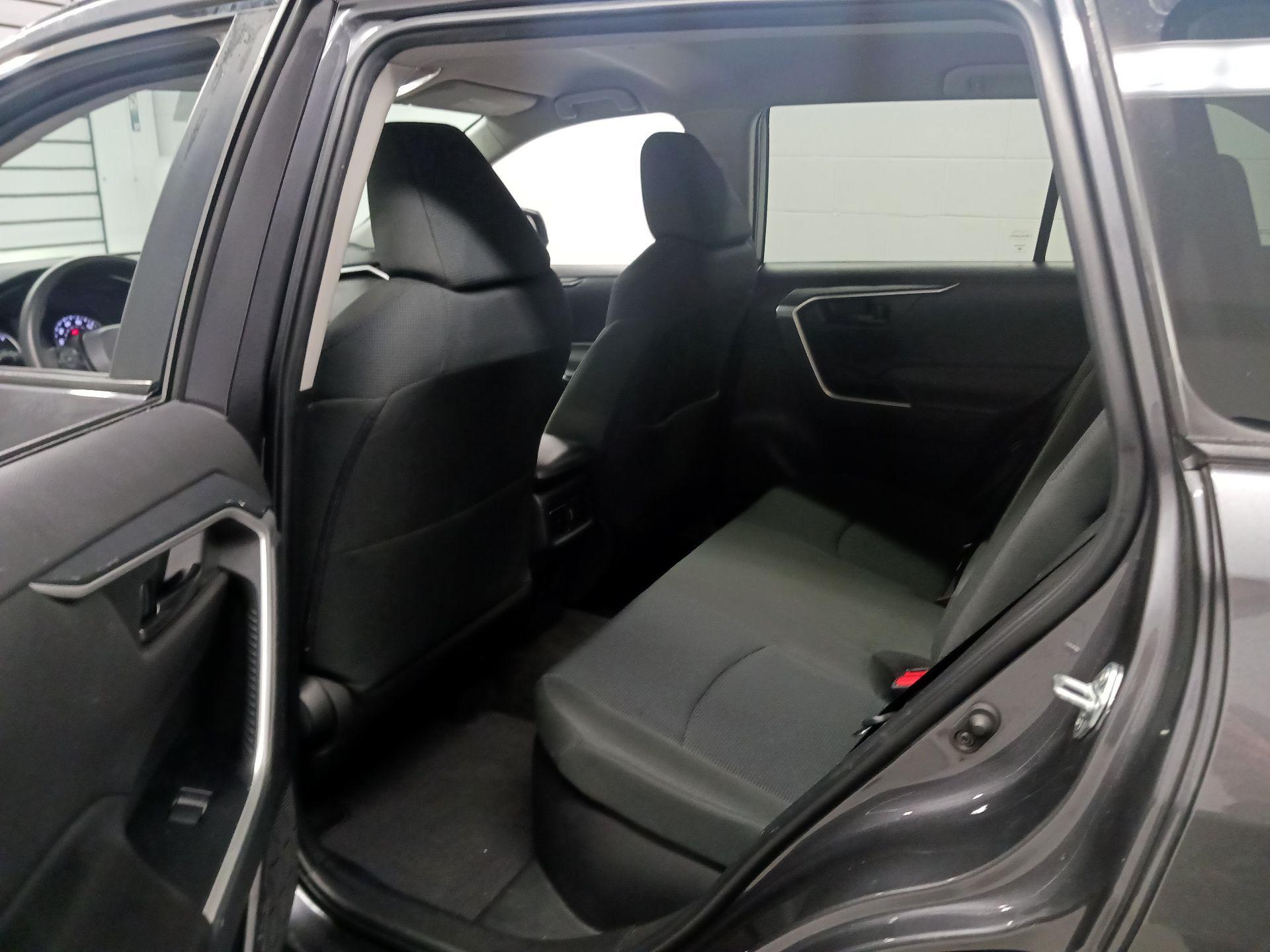 Thumbnail: 2022 Toyota RAV4 - 19