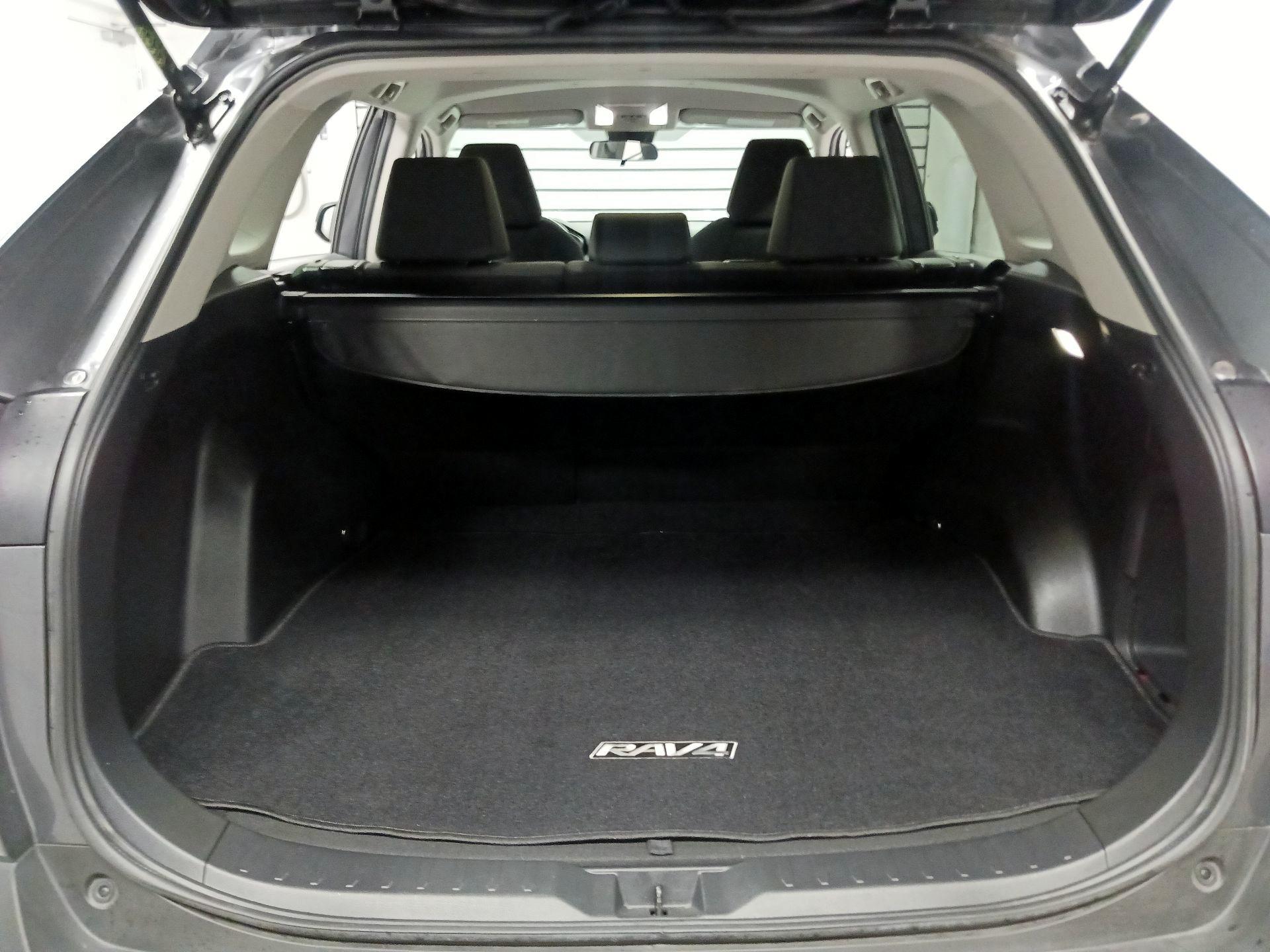 Thumbnail: 2022 Toyota RAV4 - 20