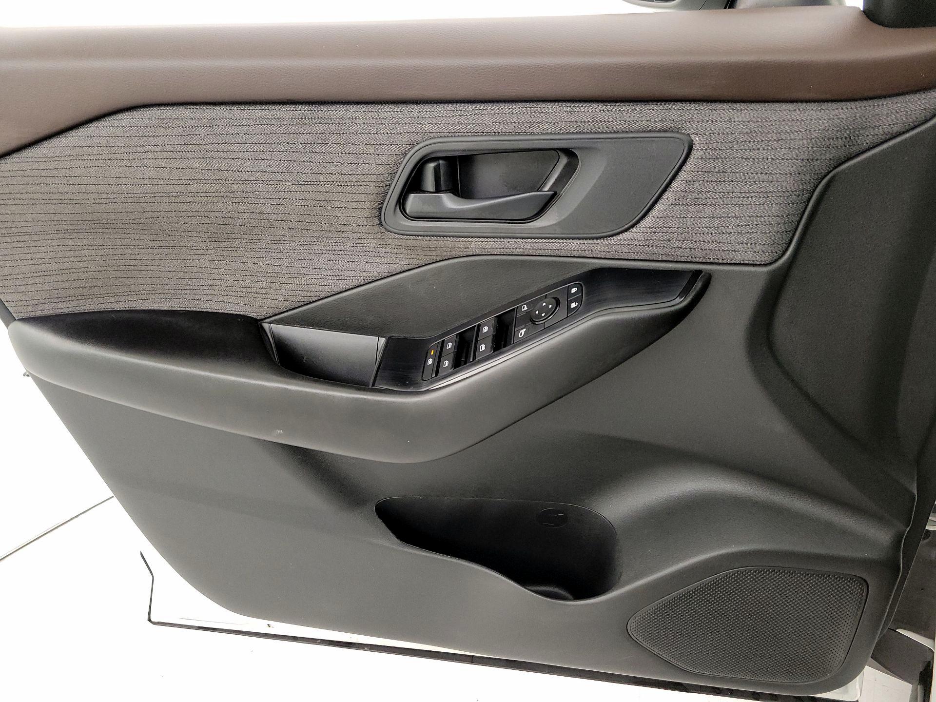 Thumbnail: 2023 Nissan Rogue - 12