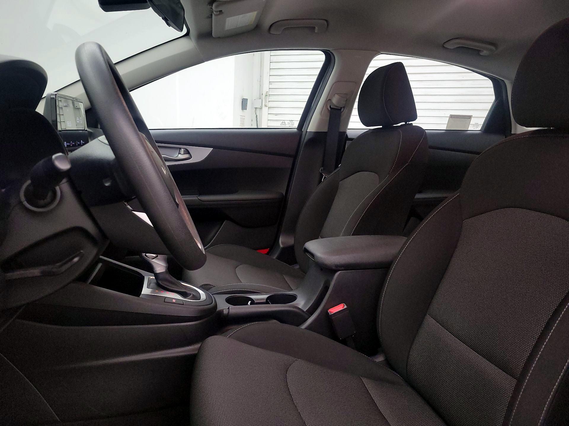 Thumbnail: 2024 Kia Forte - 11