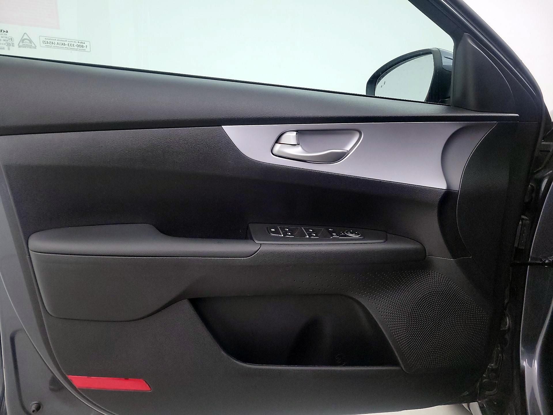 Thumbnail: 2024 Kia Forte - 12