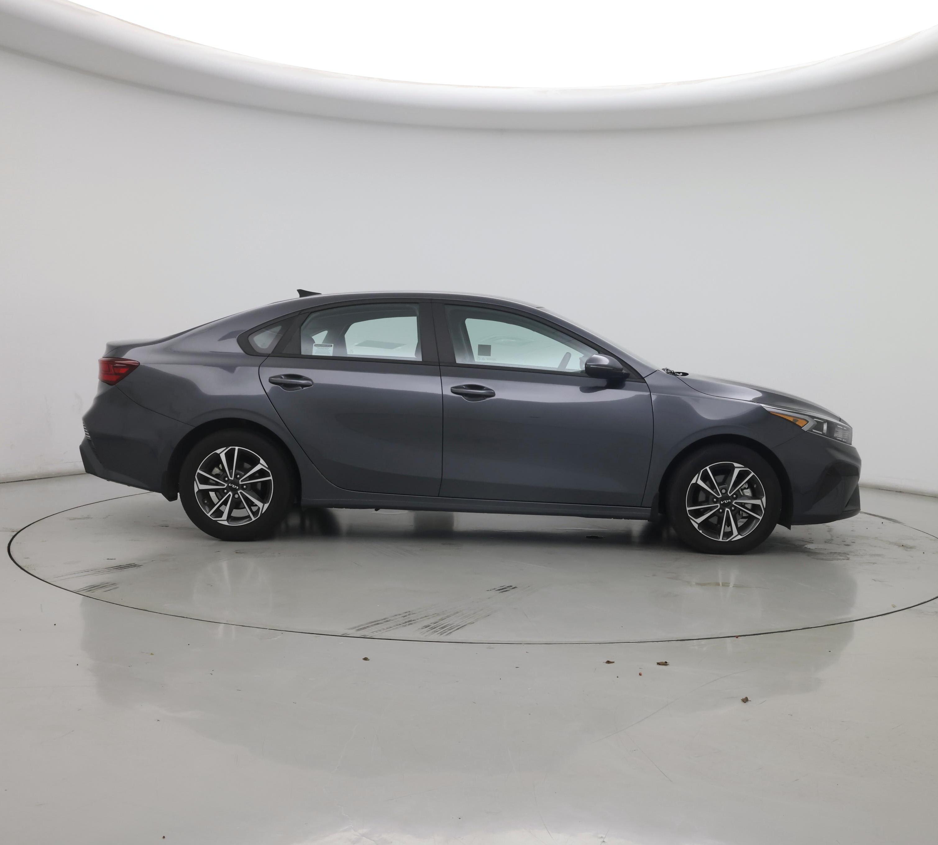 Thumbnail: 2024 Kia Forte - 7