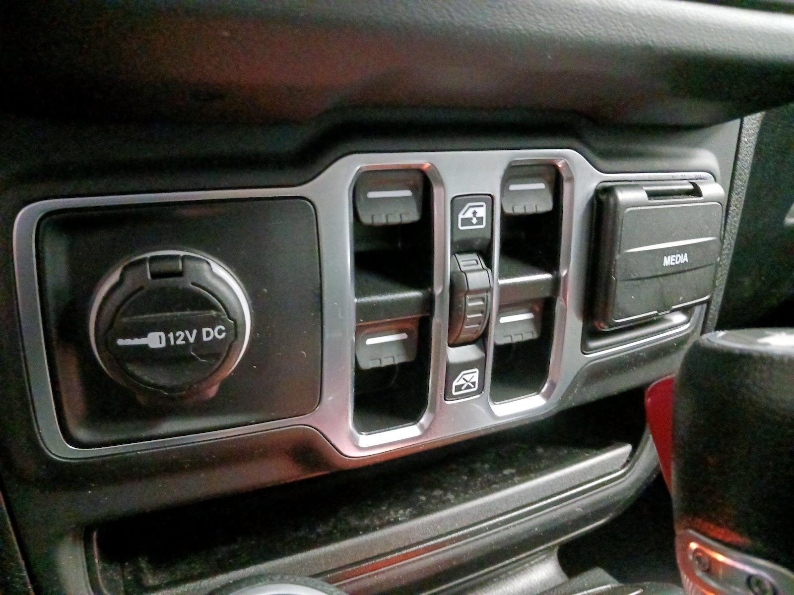 2024 Jeep Wrangler 4xe Sahara 4XE - Photo 18