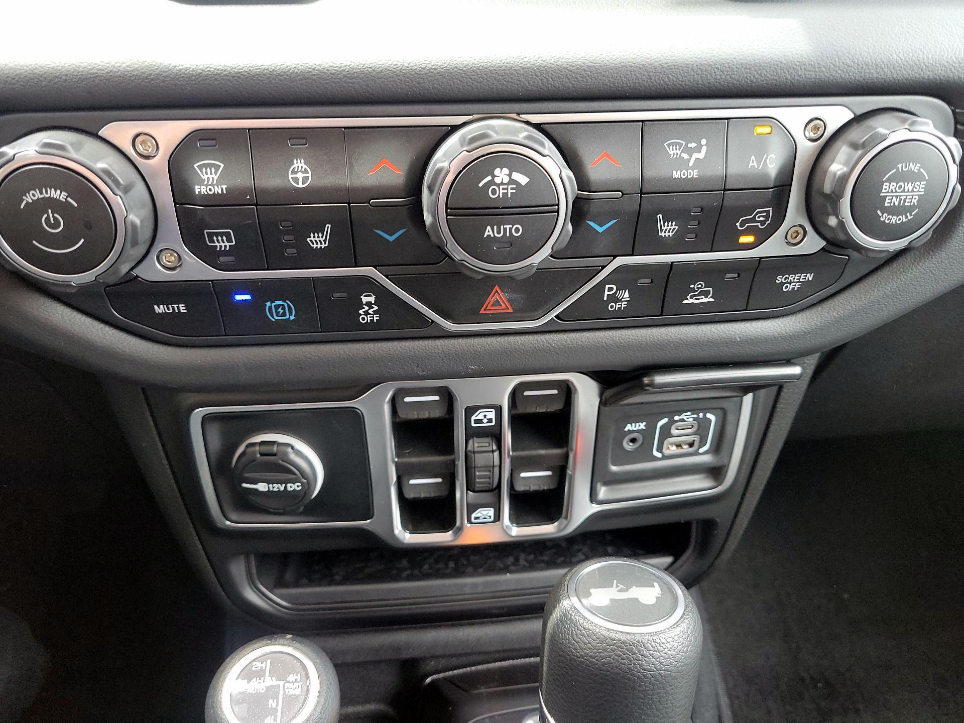 Thumbnail: 2025 Jeep Wrangler - 16