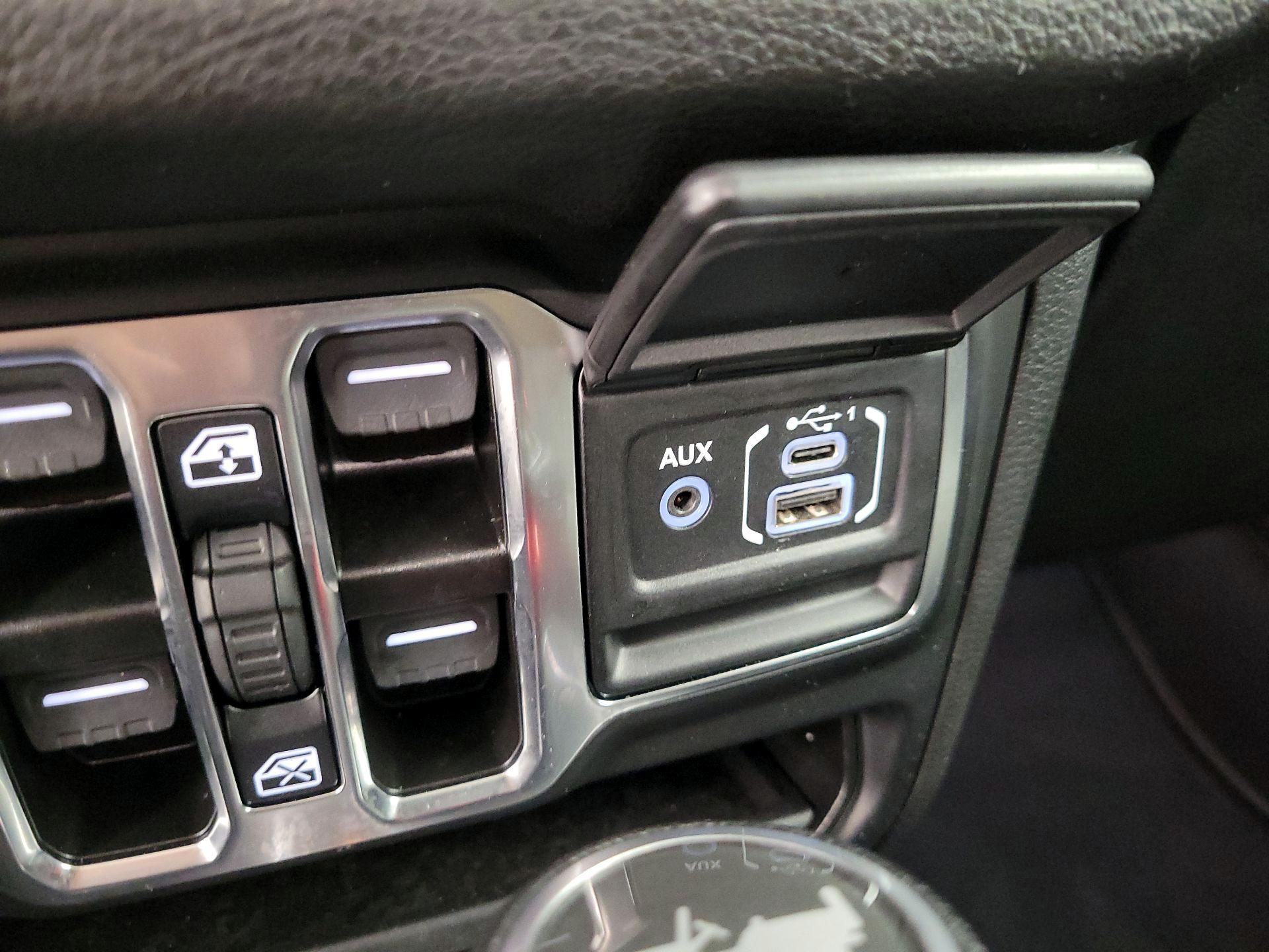 Thumbnail: 2024 Jeep Wrangler - 18