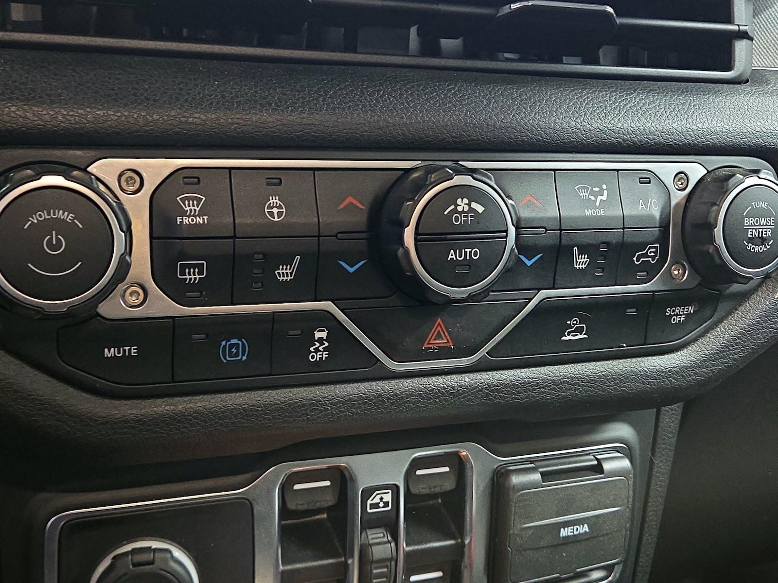 2024 Jeep Wrangler 4xe Willys 4XE - Photo 17