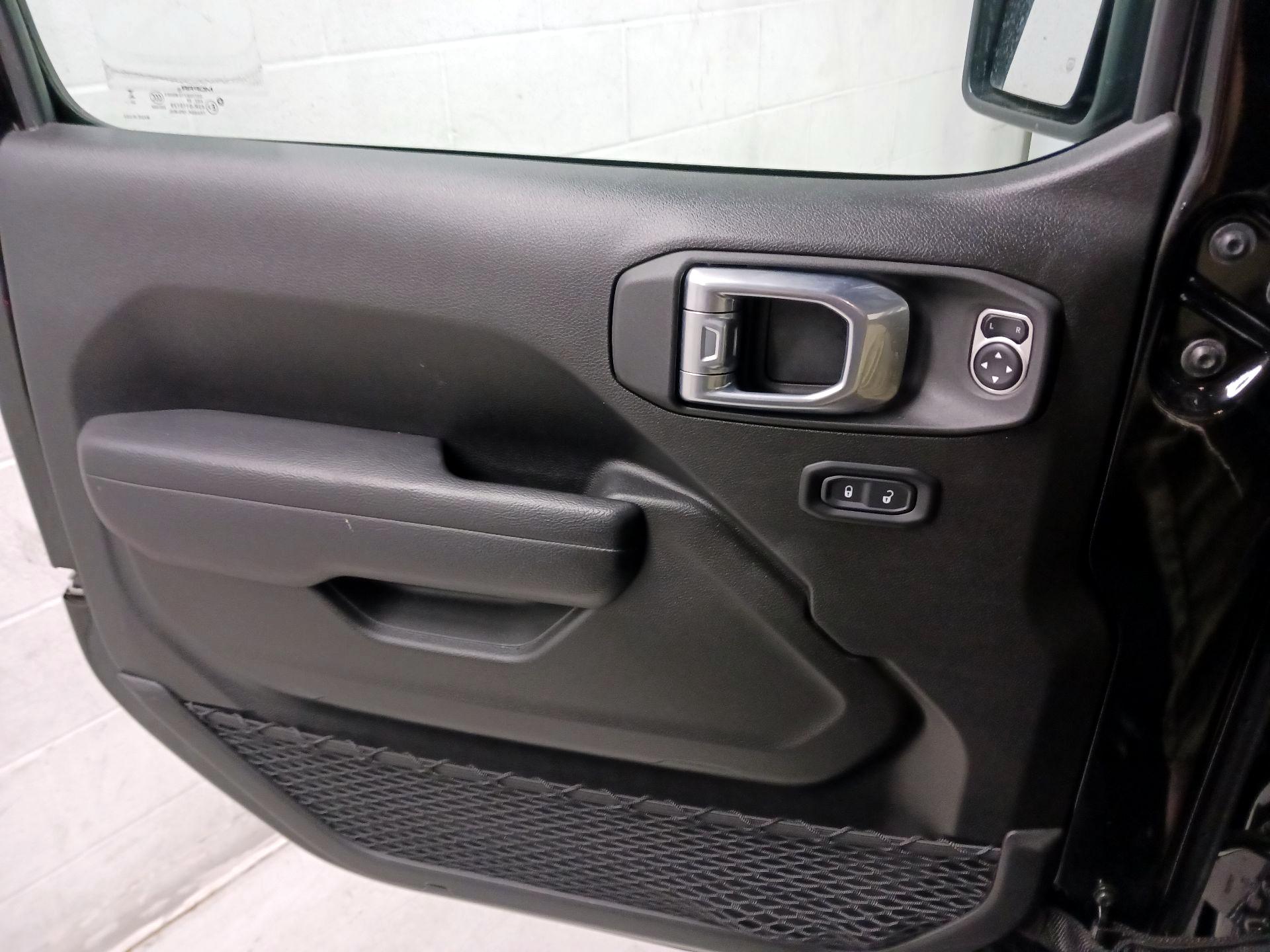 Thumbnail: 2025 Jeep Wrangler - 12