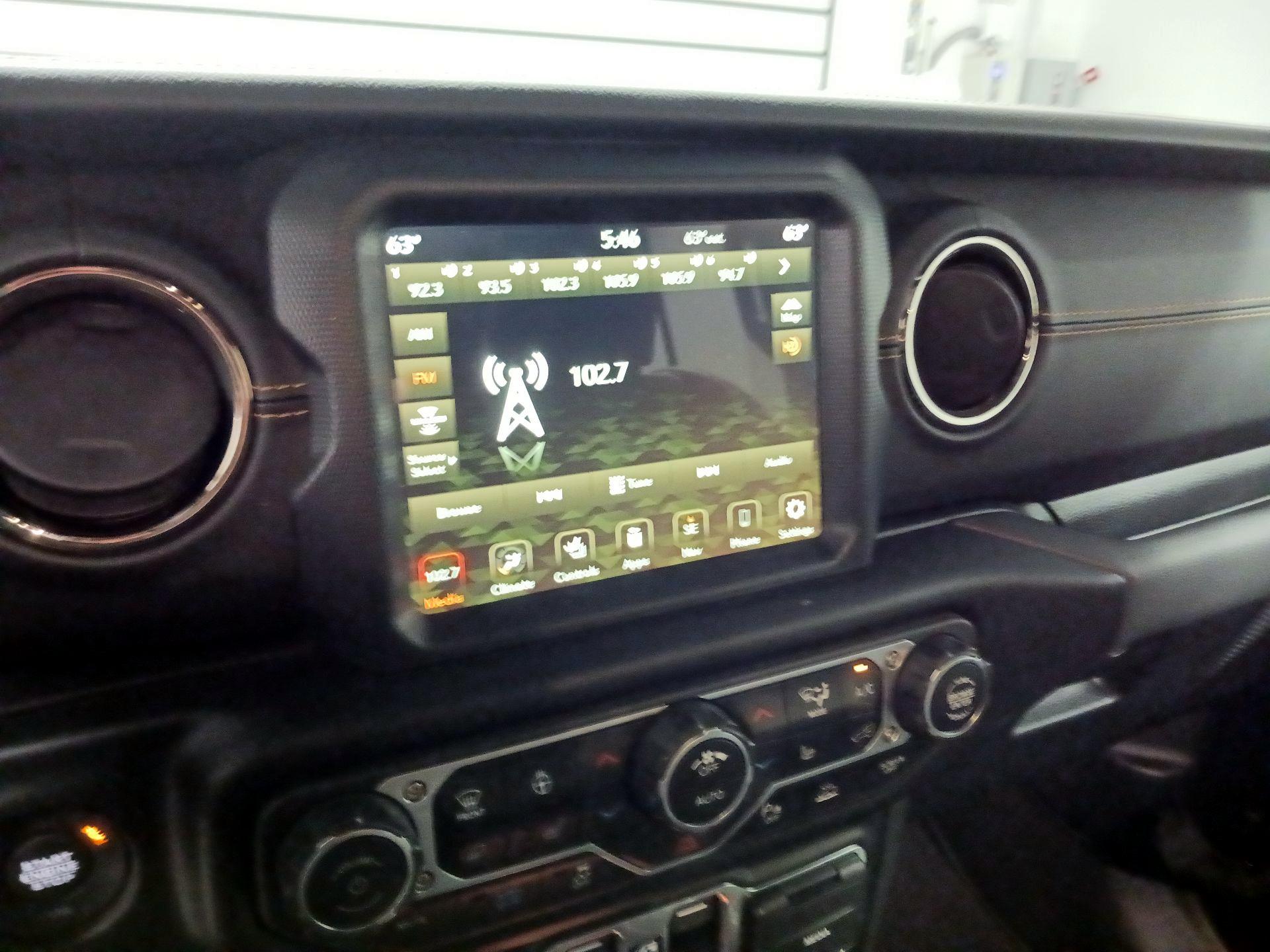 Thumbnail: 2023 Jeep Wrangler - 14