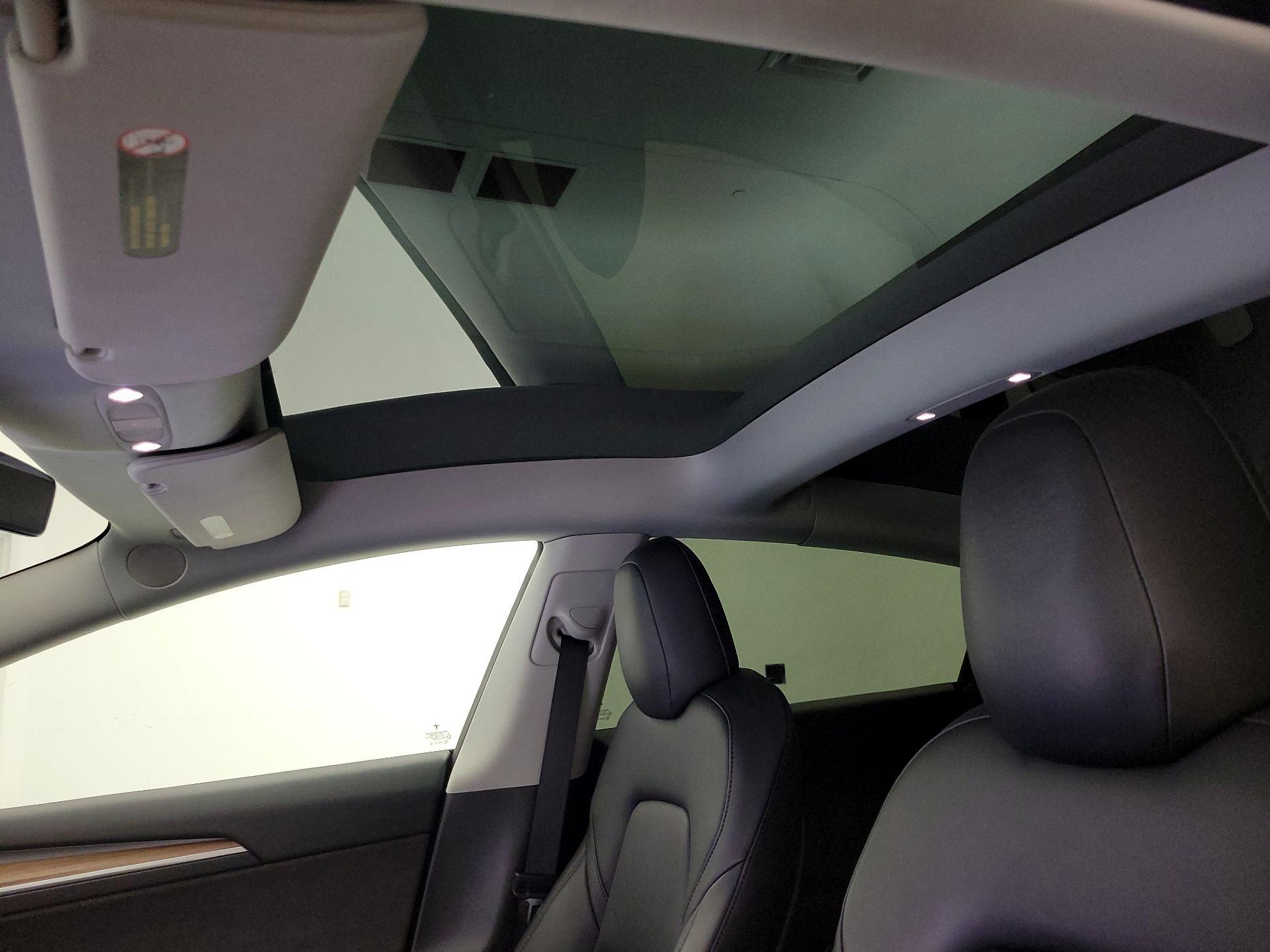 Thumbnail: 2022 Tesla Model 3 - 18
