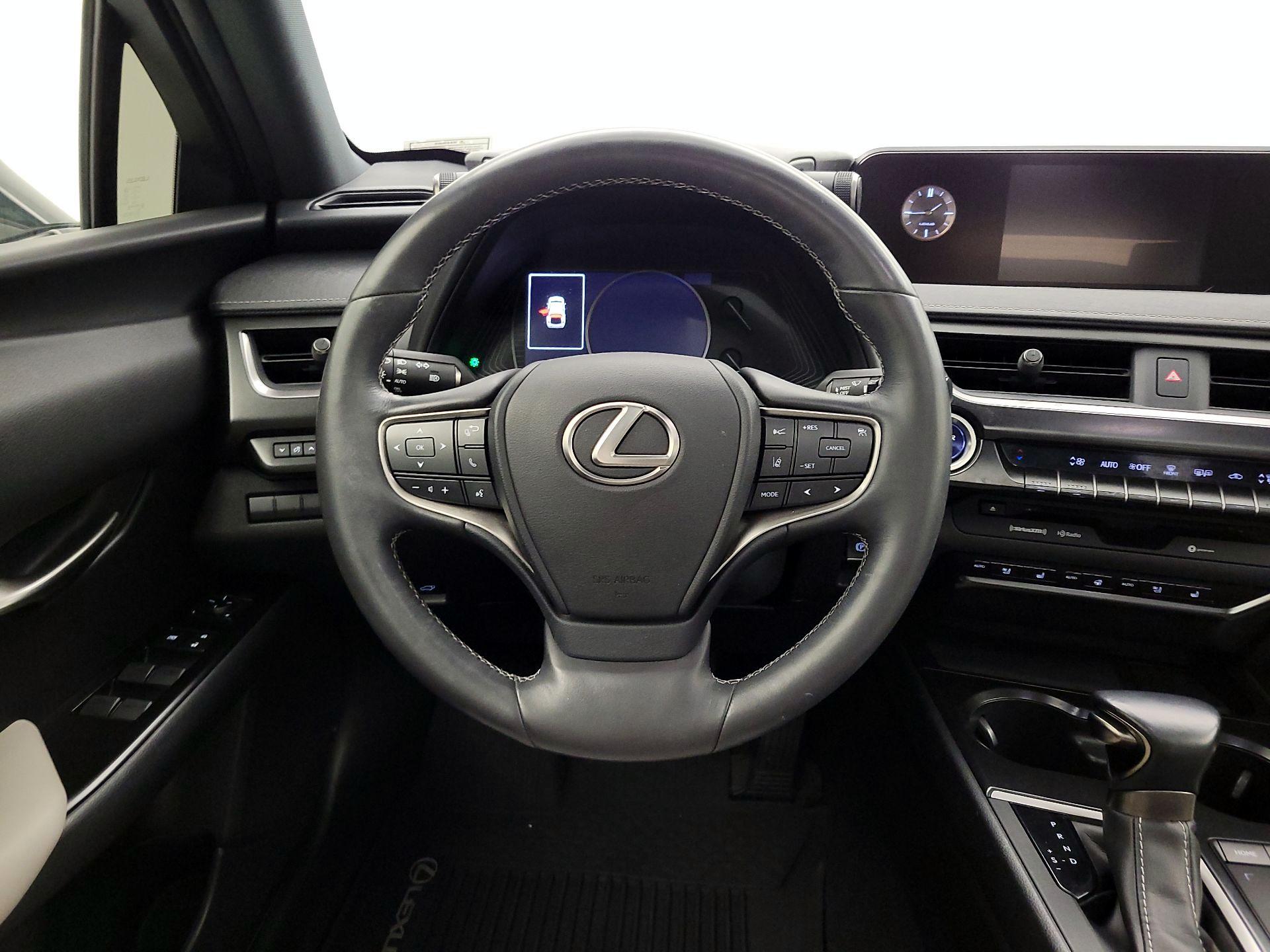 Thumbnail: 2020 Lexus UX - 10