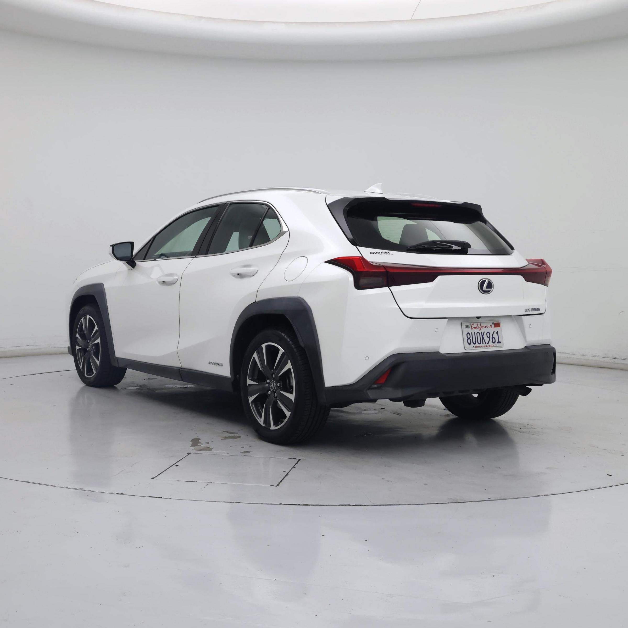 Thumbnail: 2020 Lexus UX - 2