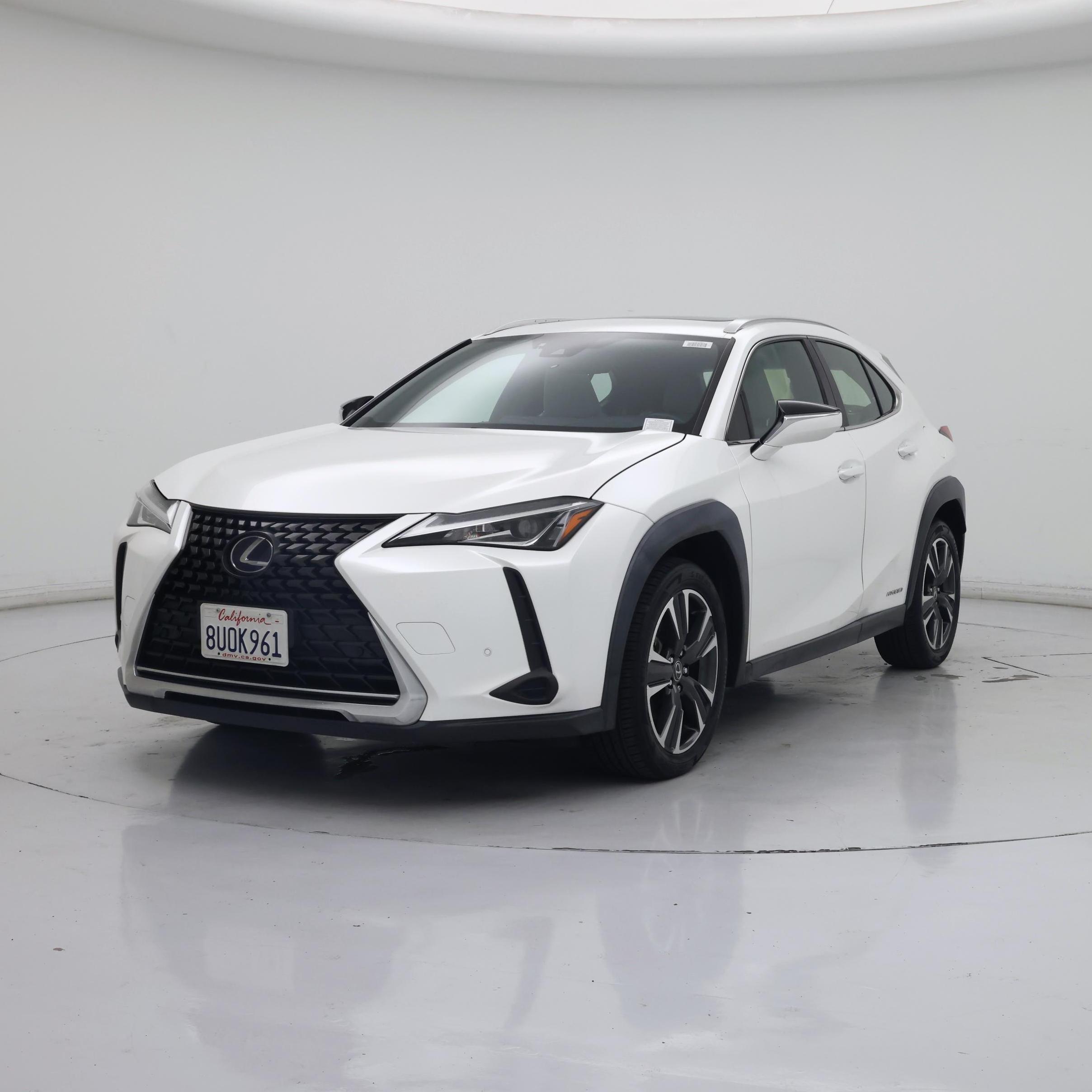 Thumbnail: 2020 Lexus UX - 4